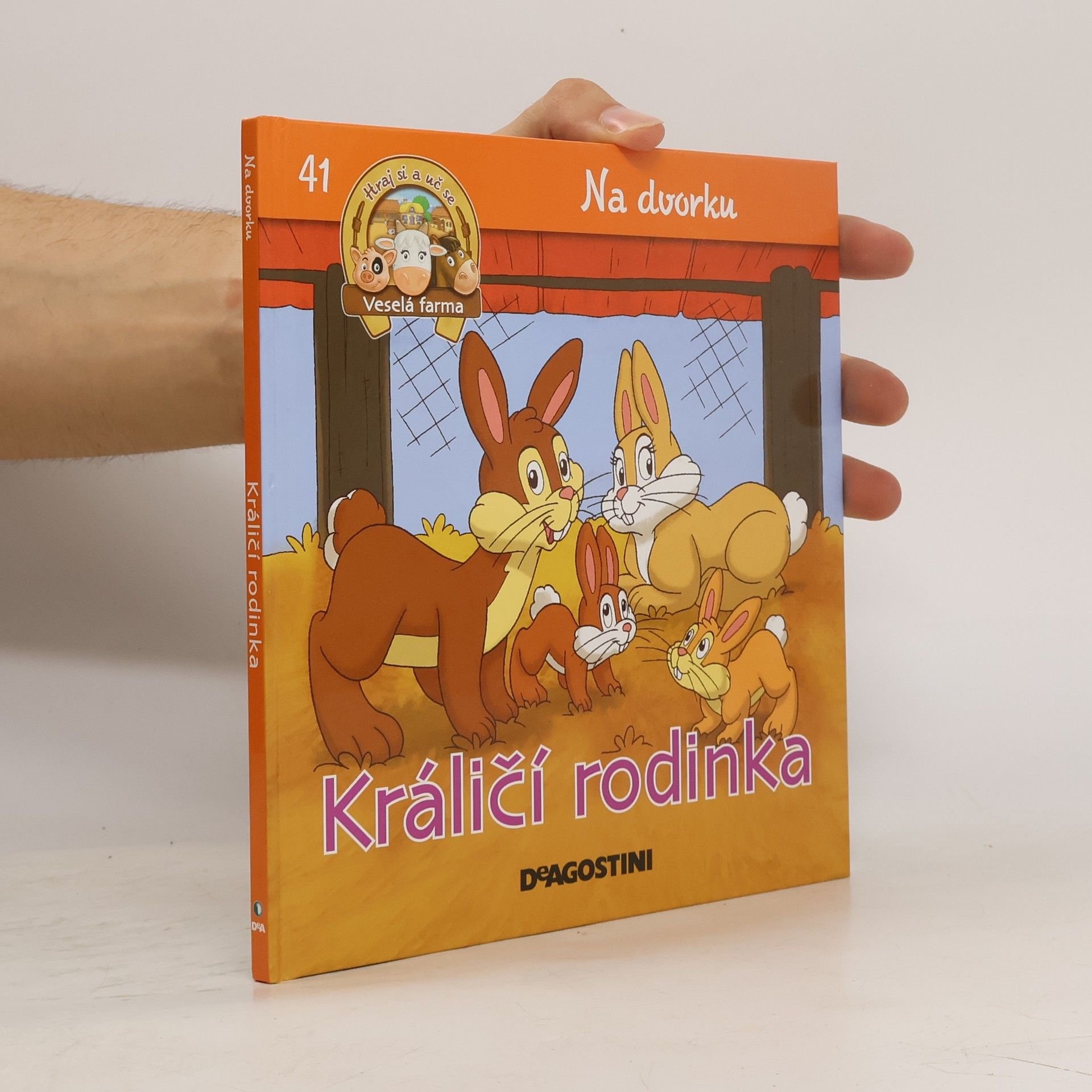 kolektiv Na dvorku 41. Králičí rodinka