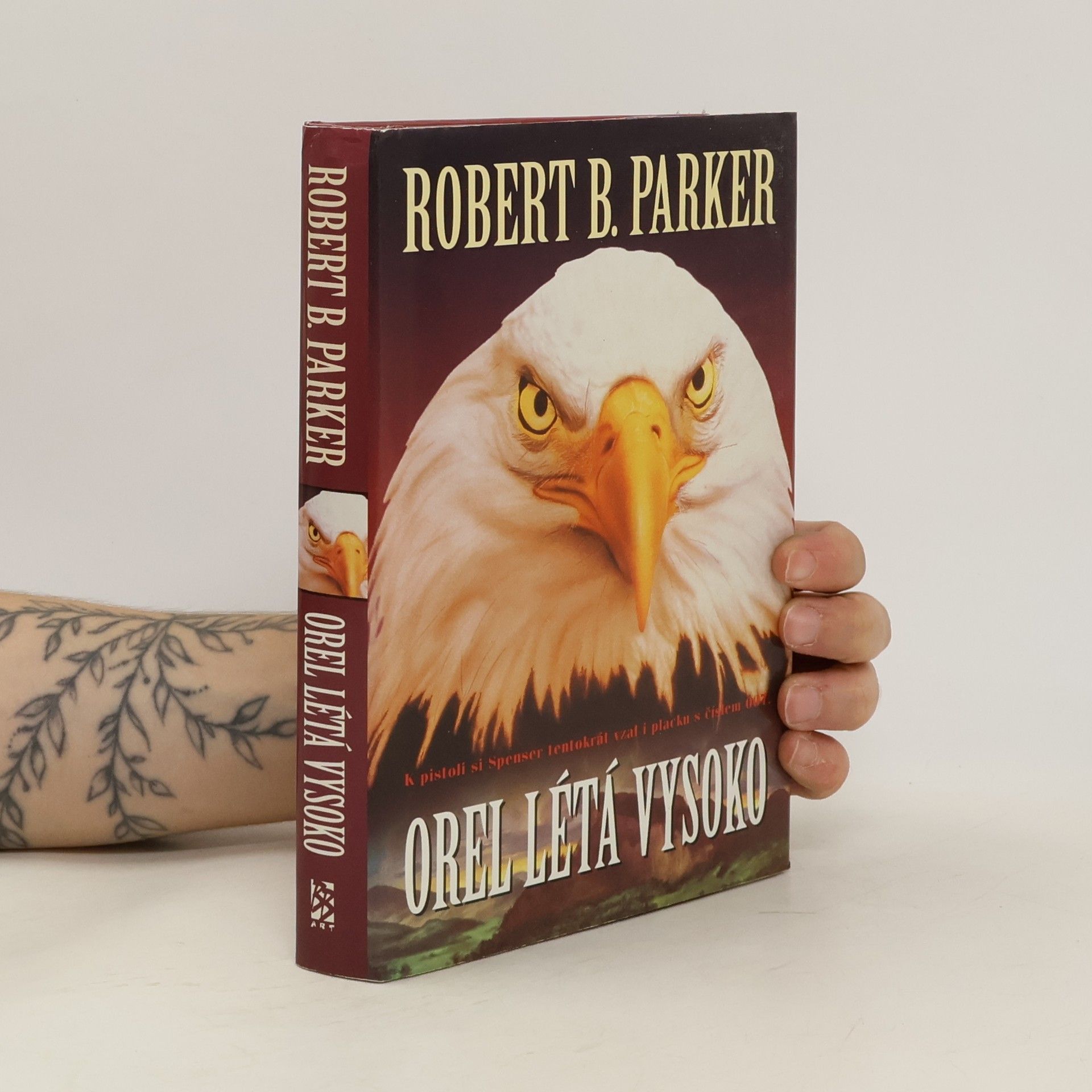 Robert B. Parker Orel létá vysoko