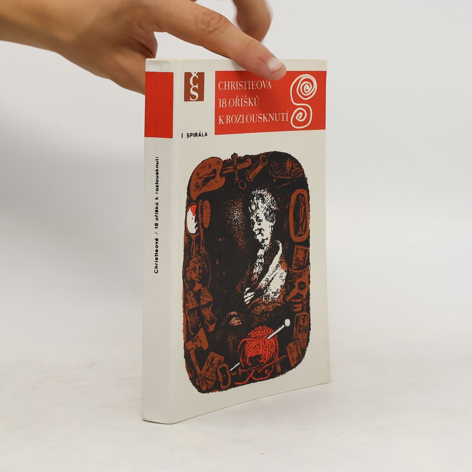 Agatha Christie 18 oříšků k rozlousknutí