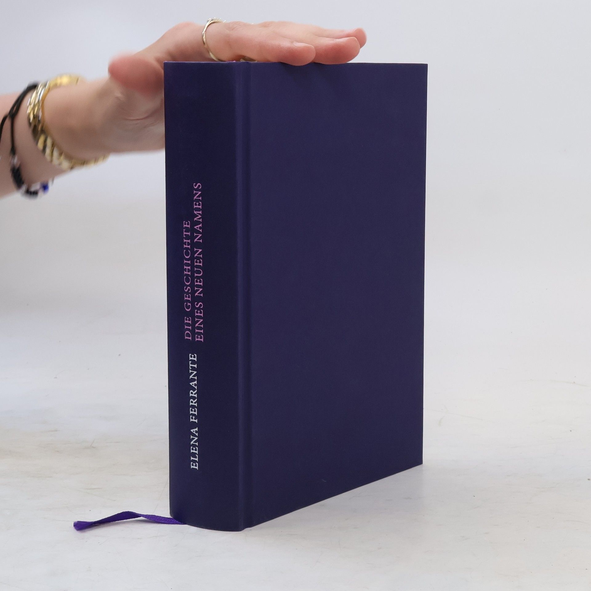 Elena Ferrante Die Geschichte eines neuen Namens: Jugendjahre