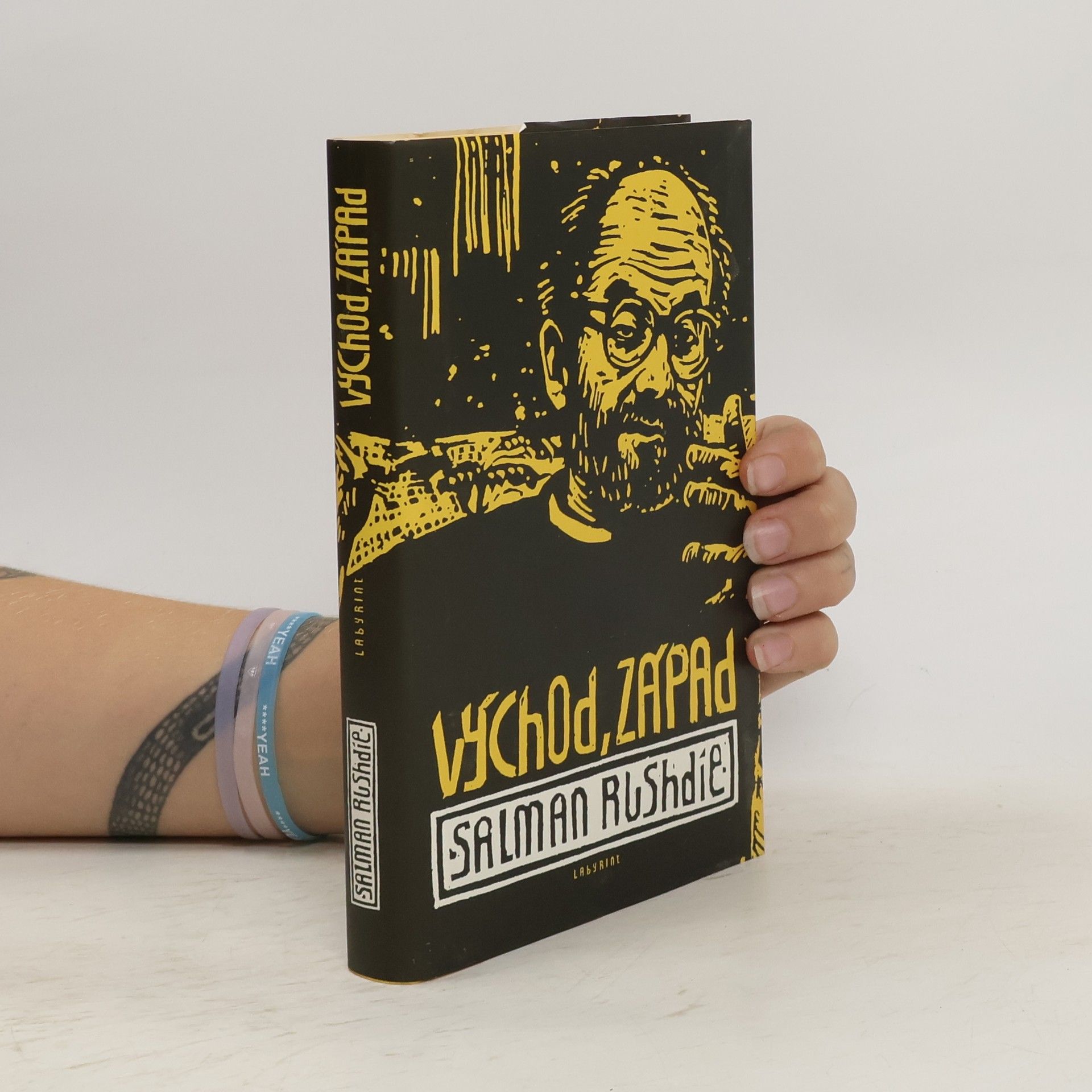 Salman Rushdie Východ, Západ