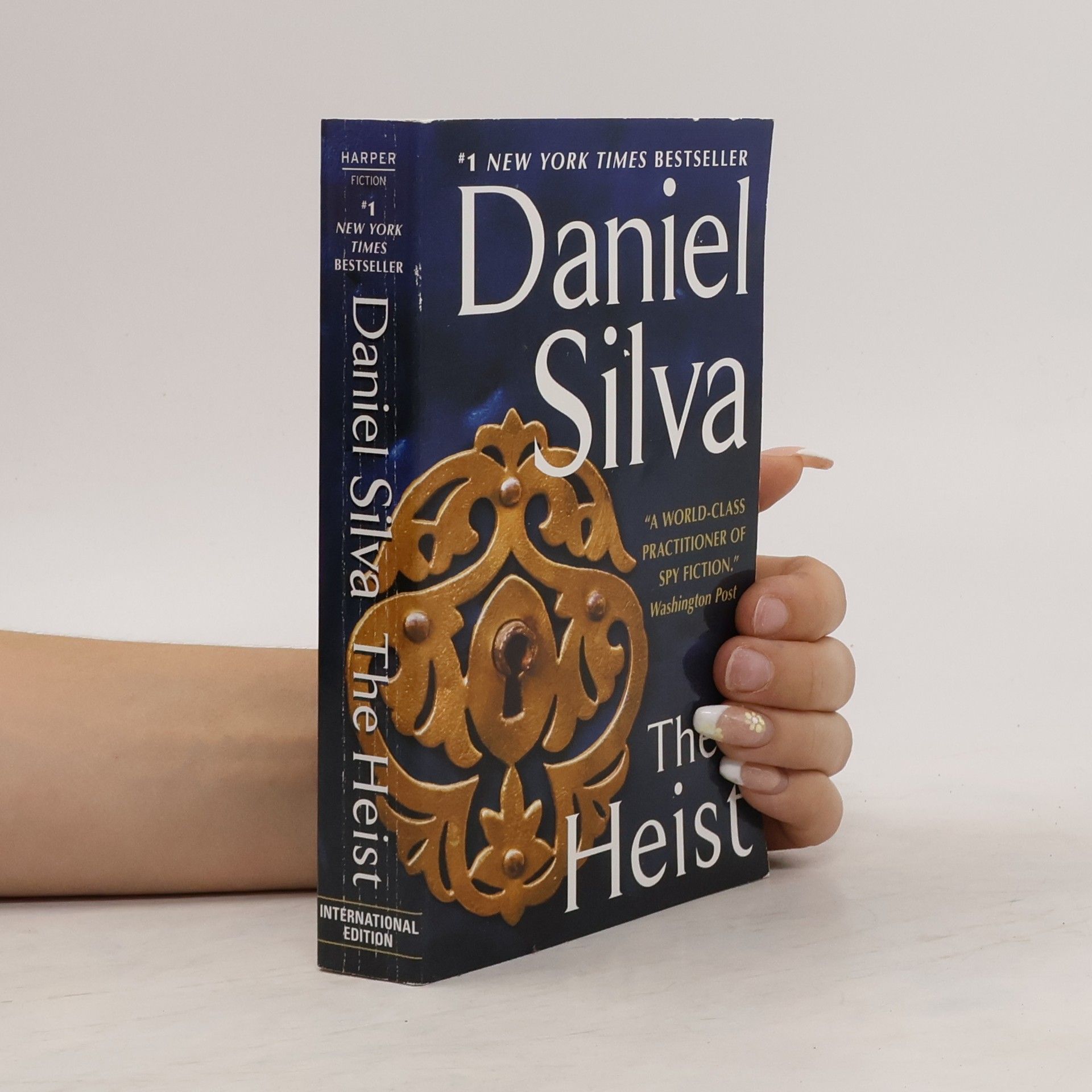 Daniel Silva The Heist. Der Raub, englische Ausgabe