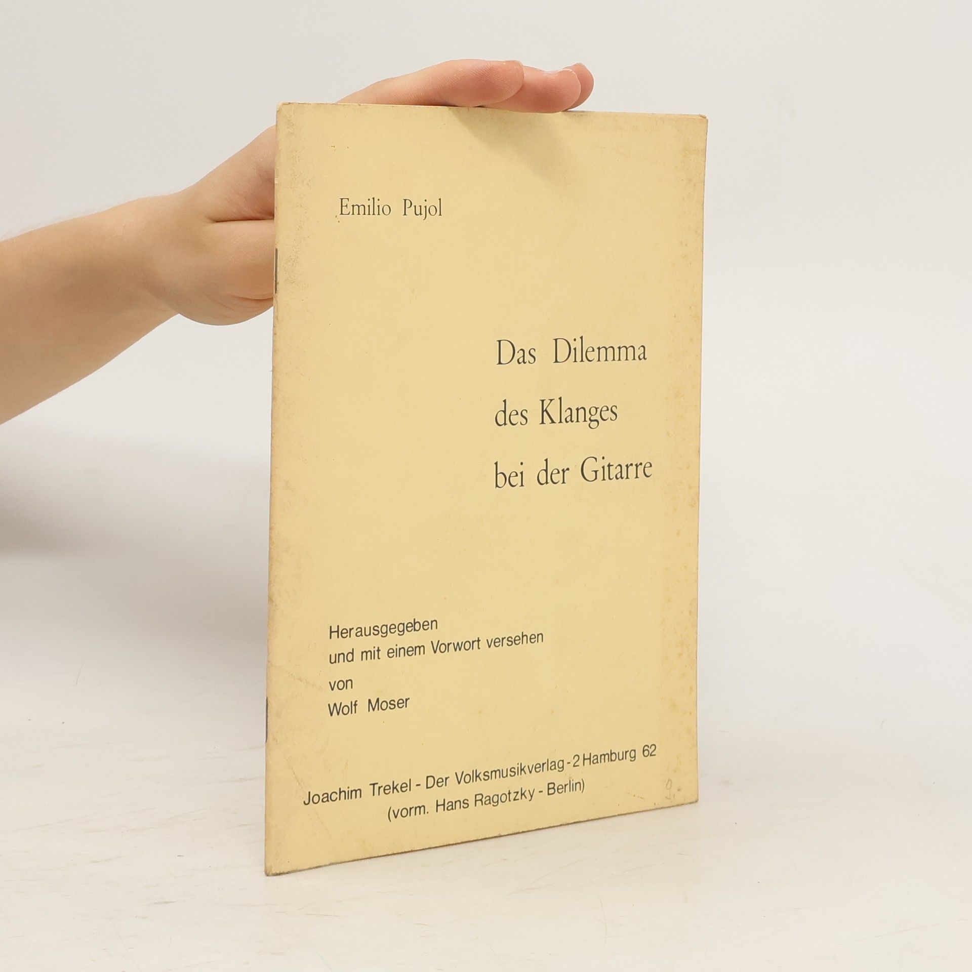 Emilio Pujol Das Dilemma des Klanges bei der Gitarre