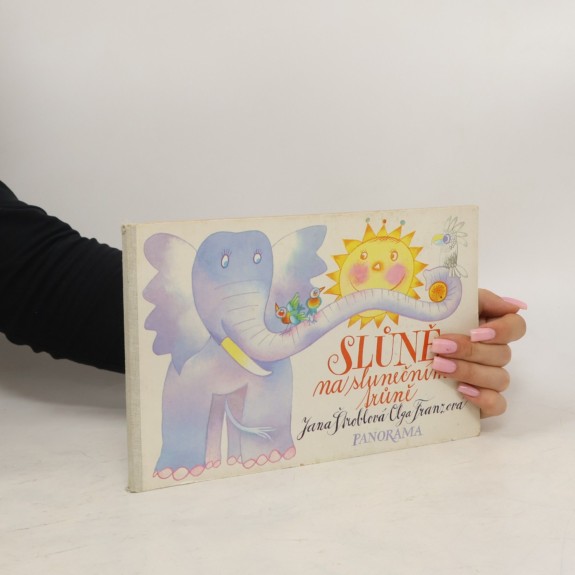 Štroblová Jana Slůně na slunečním trůně