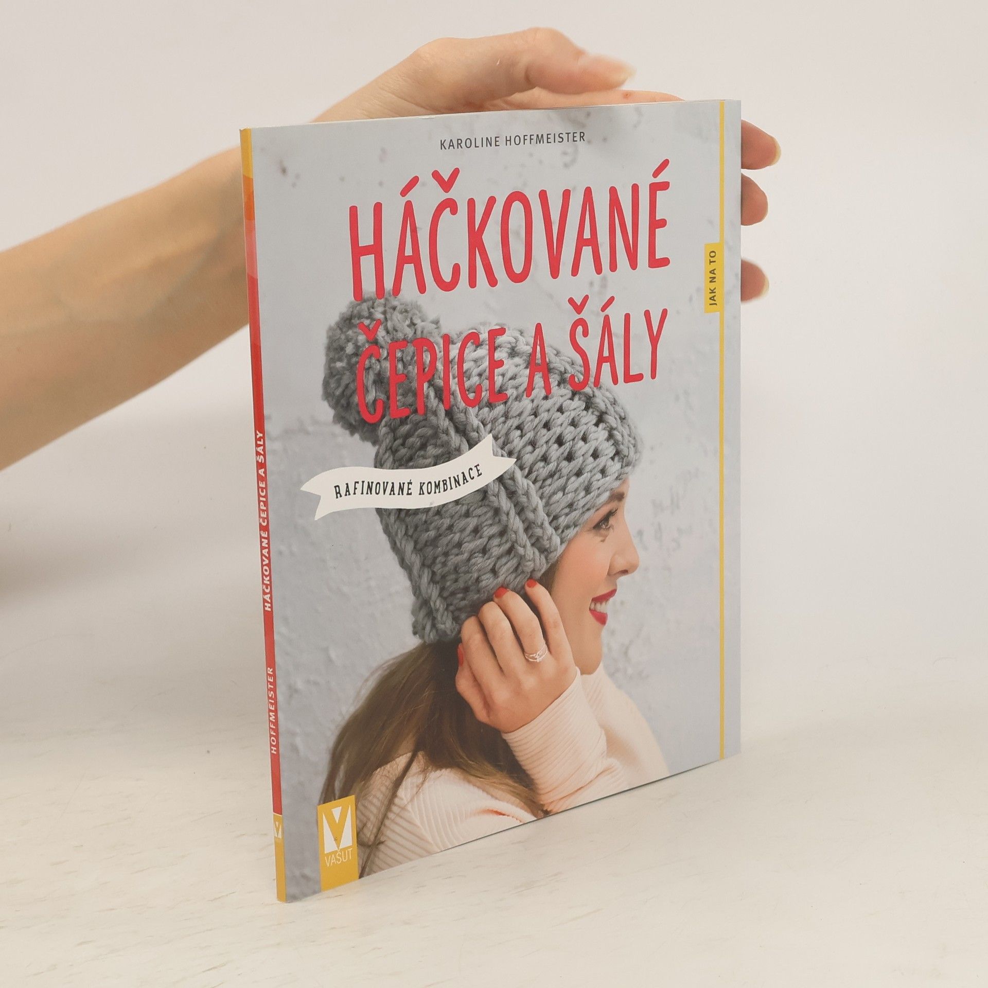 Karoline Hoffmeister Háčkované čepice a šály: rafinované kombinace