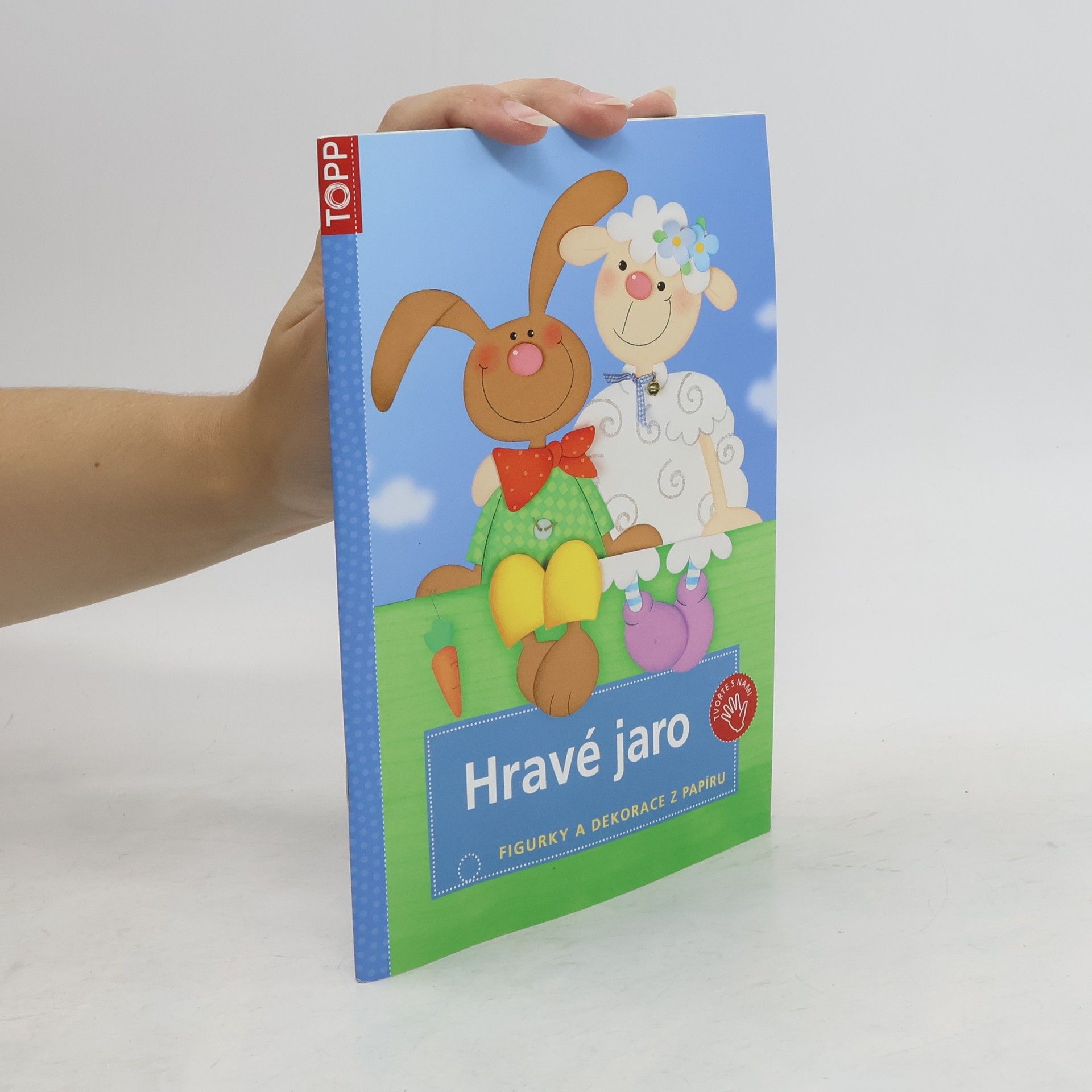 Pia Pedevilla Hravé jaro: figurky a dekorace z papíru