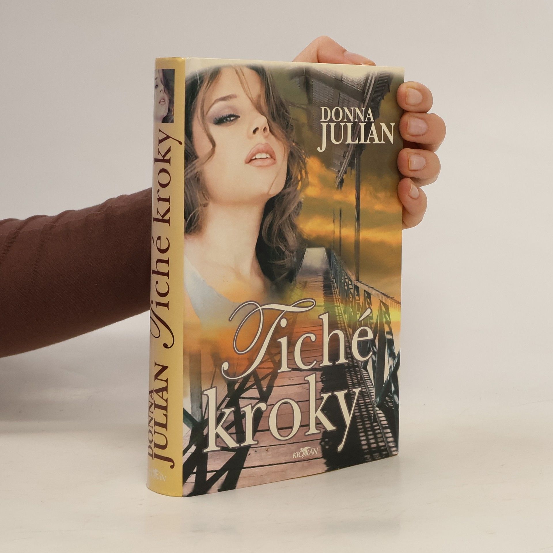 Donna Julian Tiché kroky