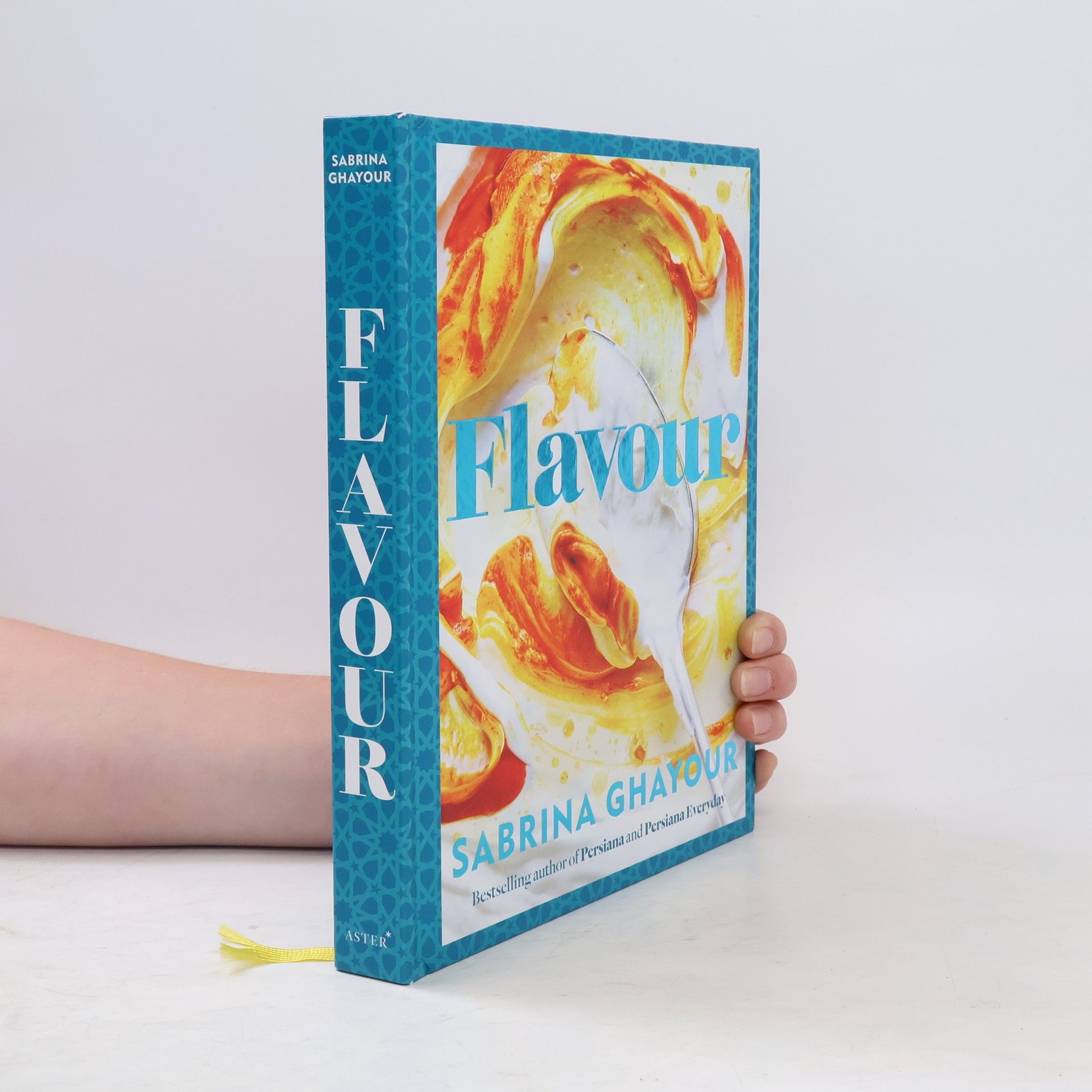 Sabrina Ghayour Flavour: The new recipe collection from the SUNDAY TIMES bestseller
