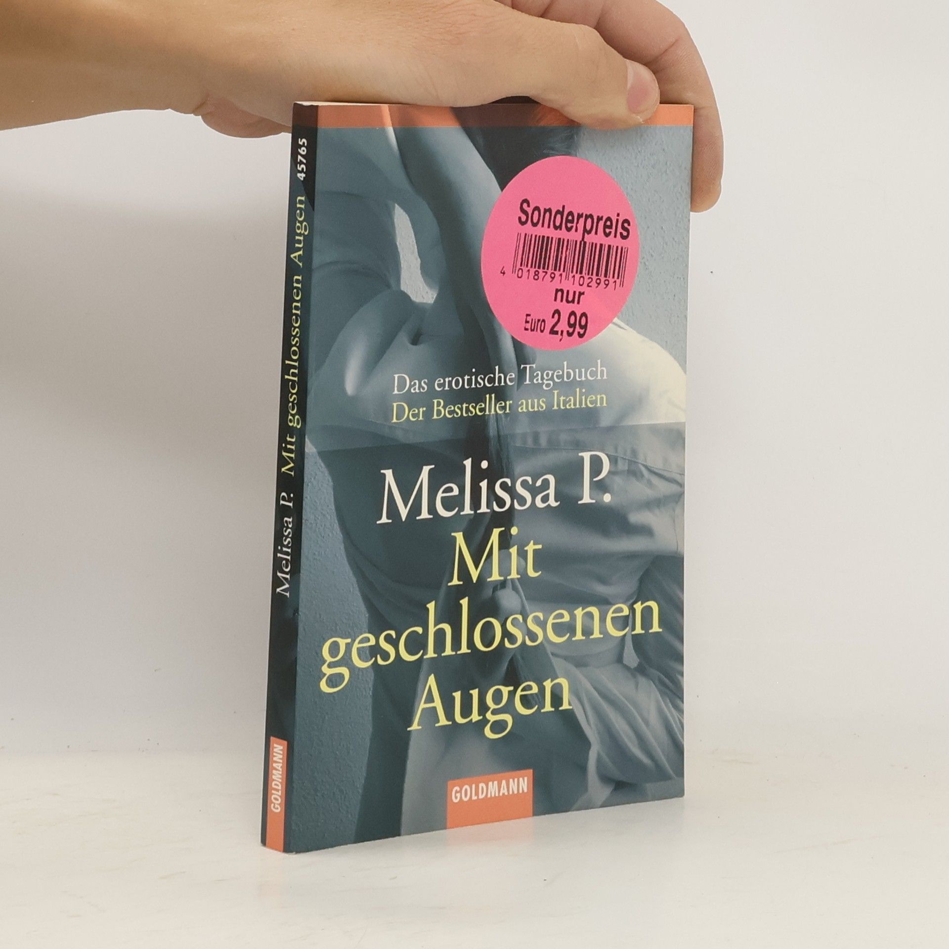 Melissa P. Mit geschlossenen Augen