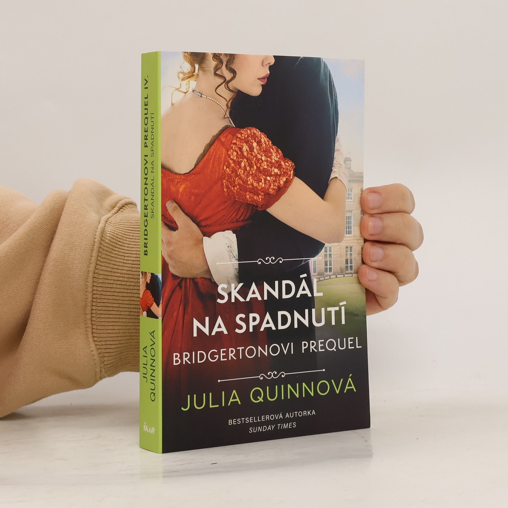 Julie Quinnová Skandál na spadnutí