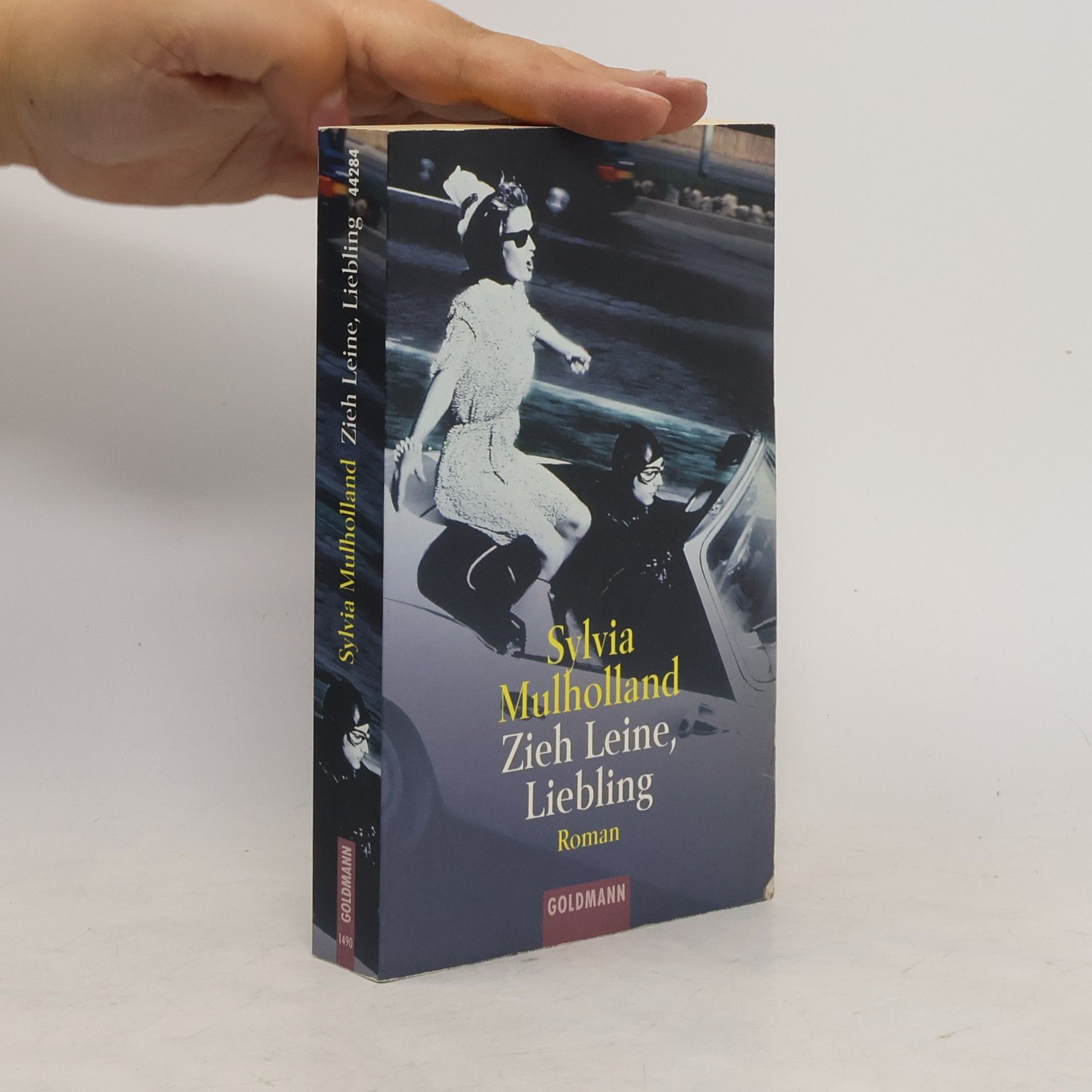 Sylvia Mulholland Zieh Leine, Liebling