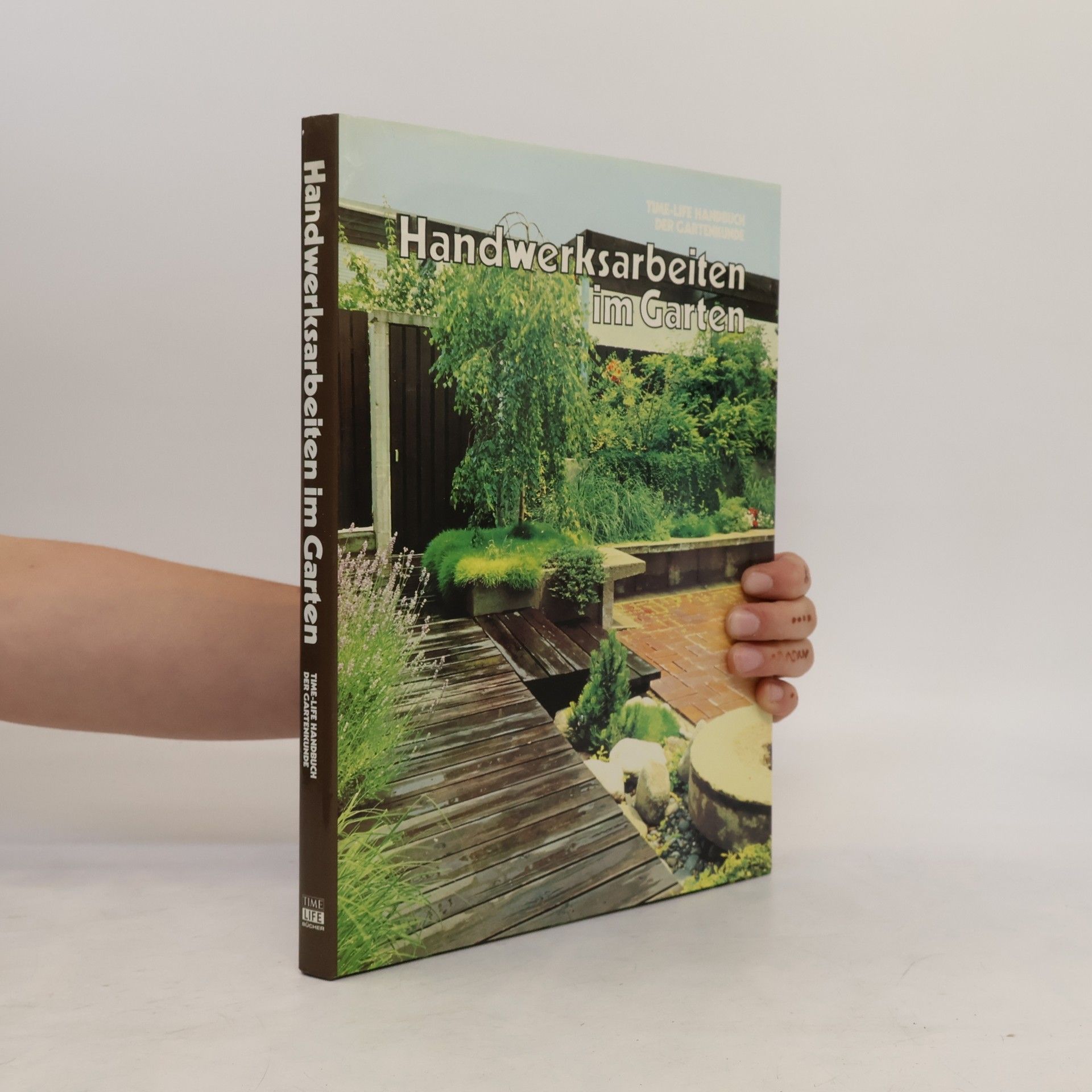 Ogden Tanner Handwerksarbeiten im Garten