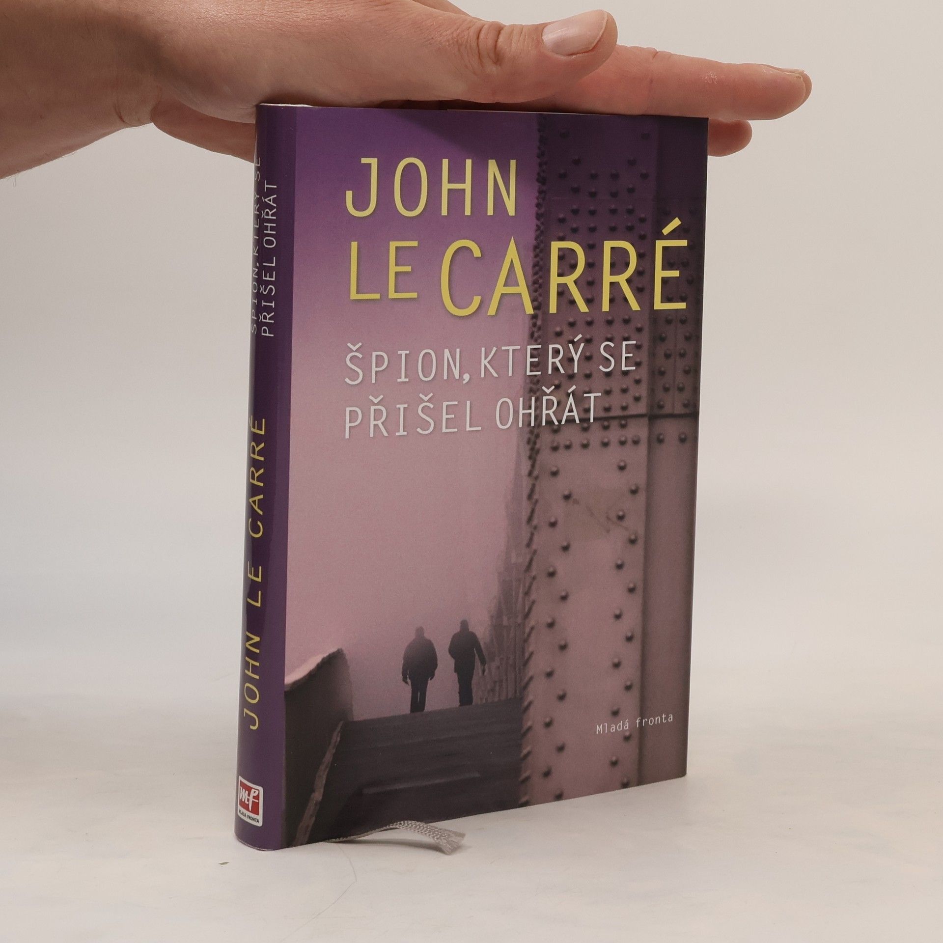 John Le Carré Špion, který se přišel ohřát