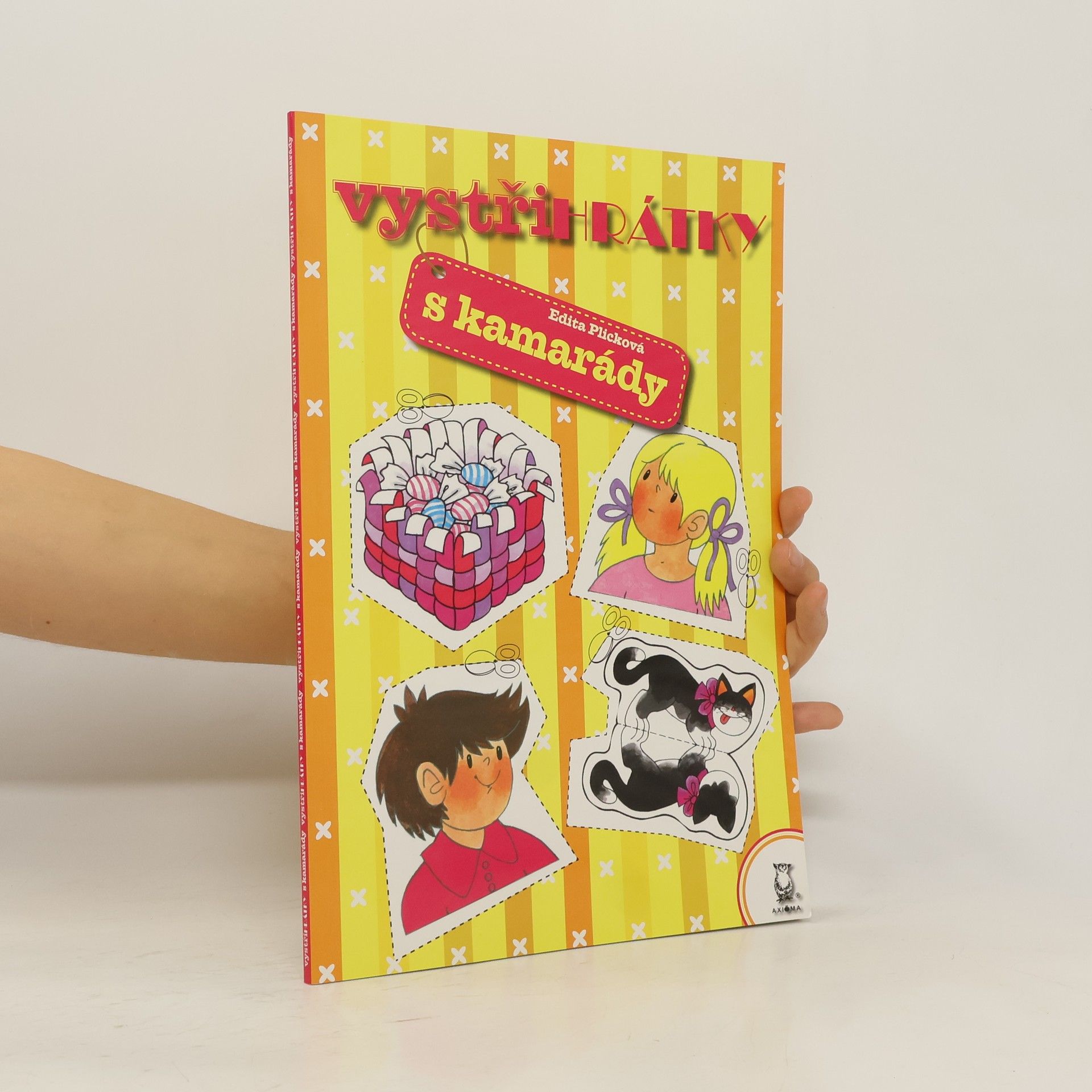 Plicková Edita Vystřihovánky s kamarády (1 obrázek vystřihnut)