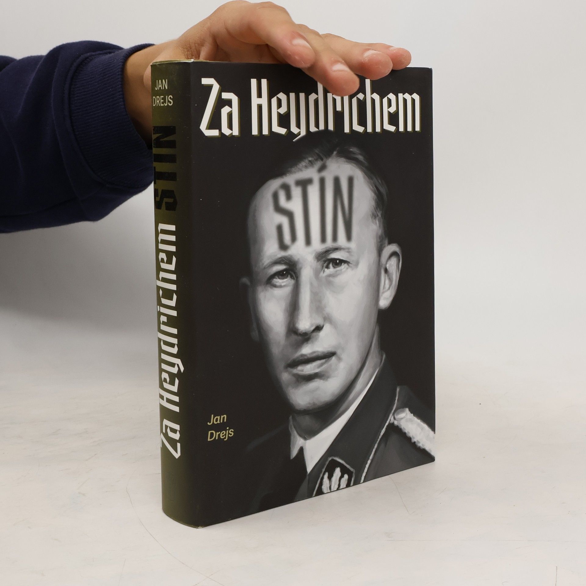 Jaroslav Andrejs Za Heydrichem stín