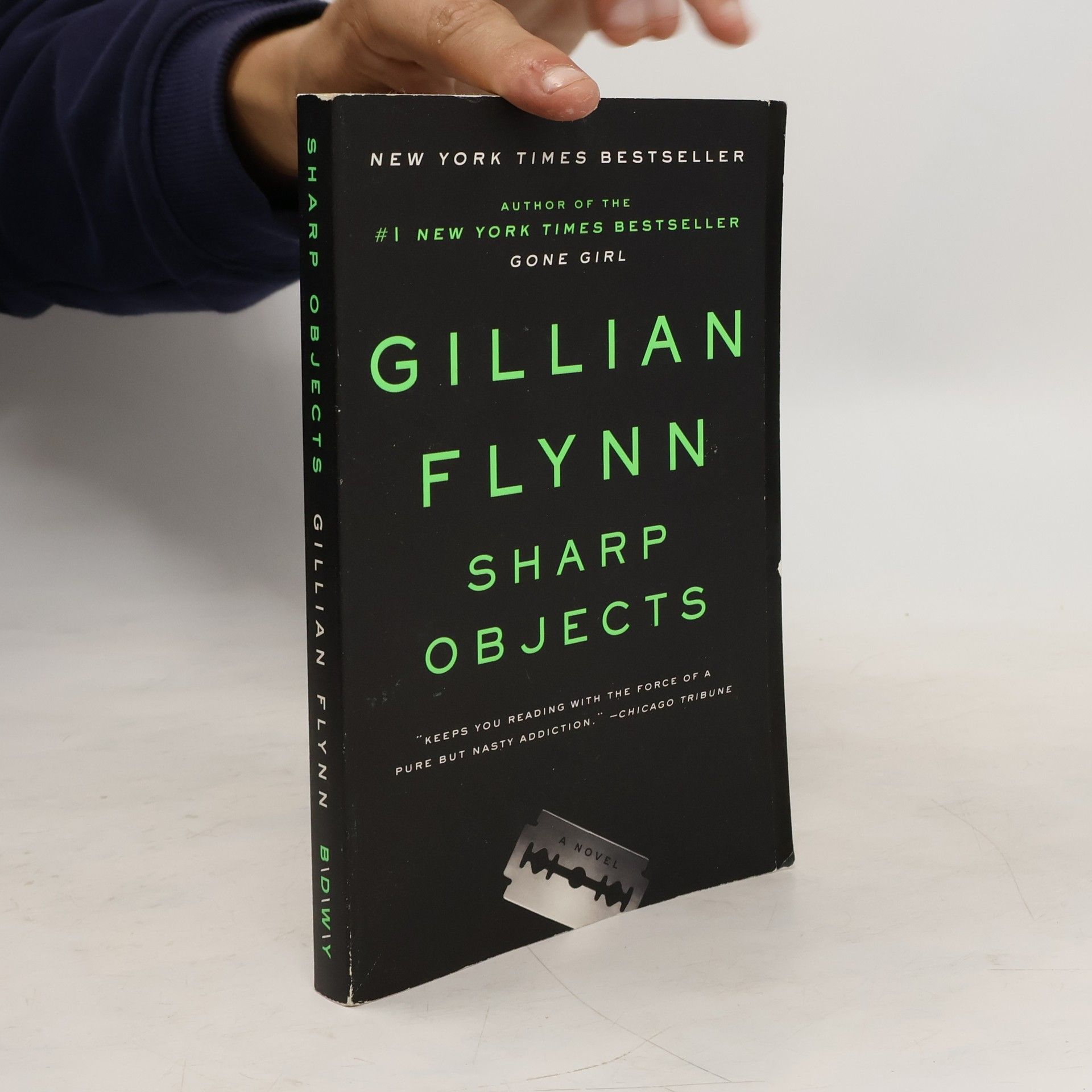 Gillian Flynn Sharp Objects