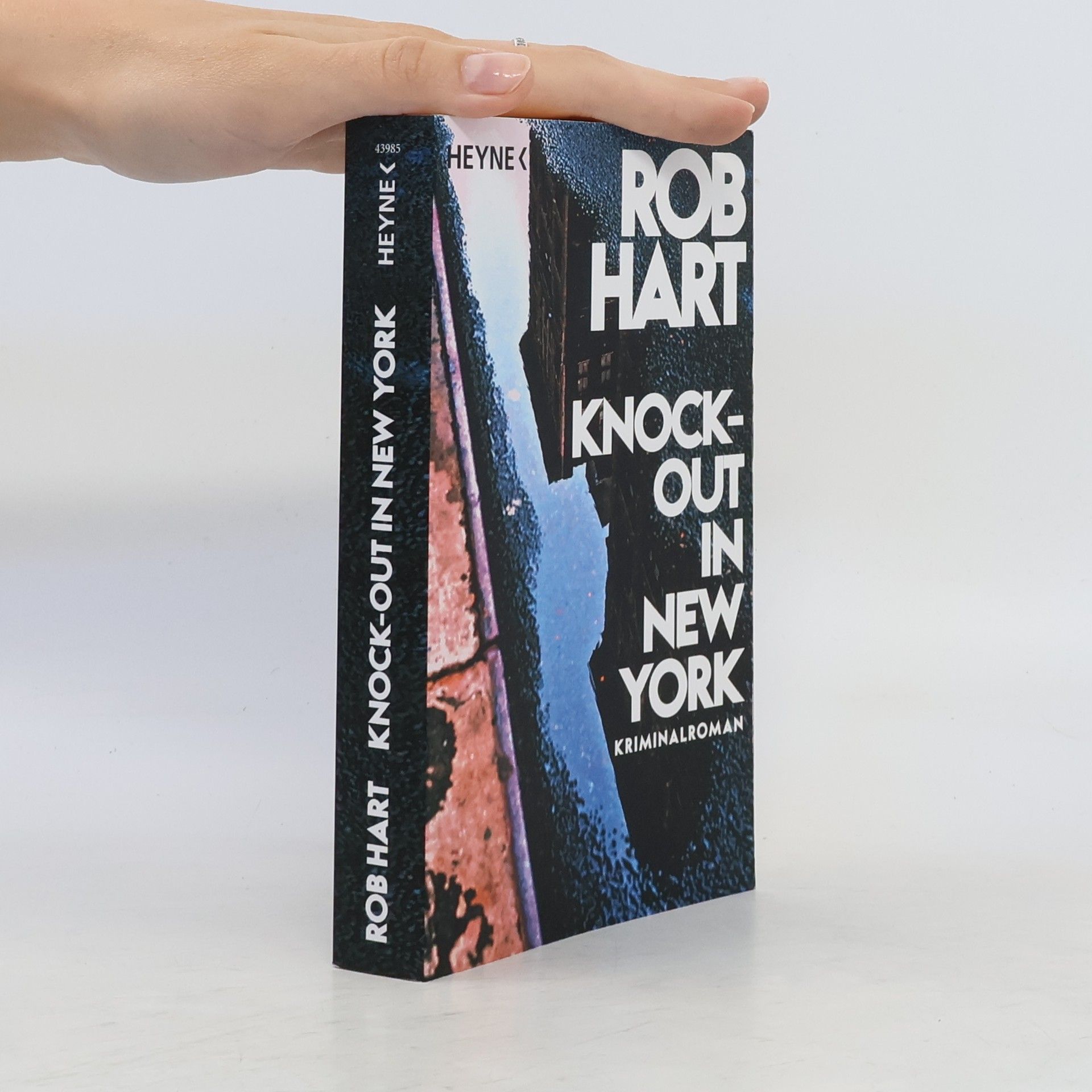 Rob Hart Knock-out in New York