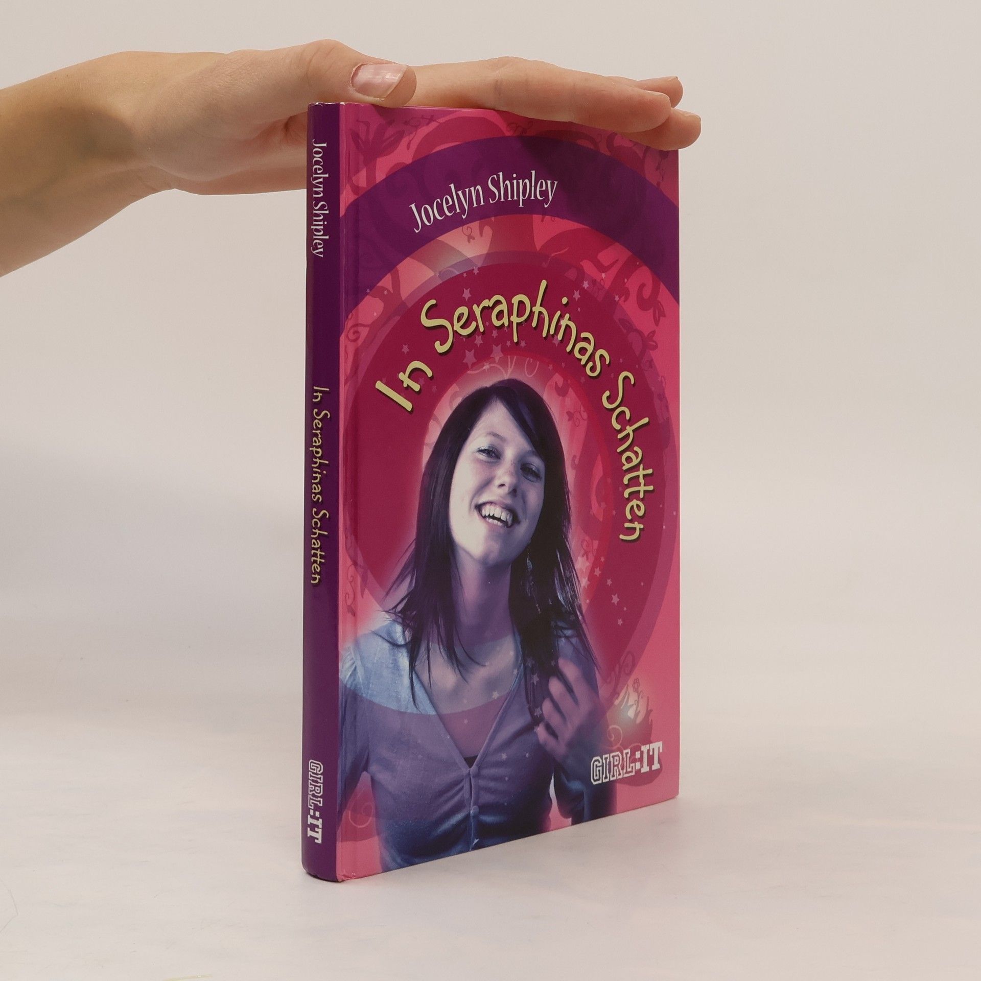 Jocelyn Shipley In Seraphinas Schatten