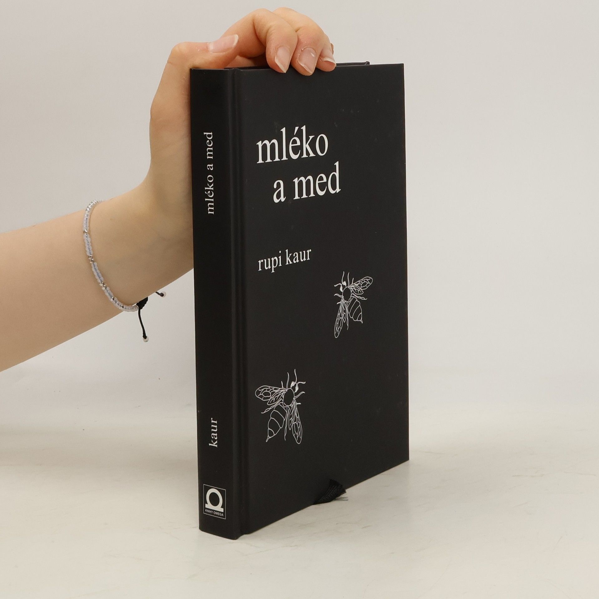 Rupi Kaur Mléko a med