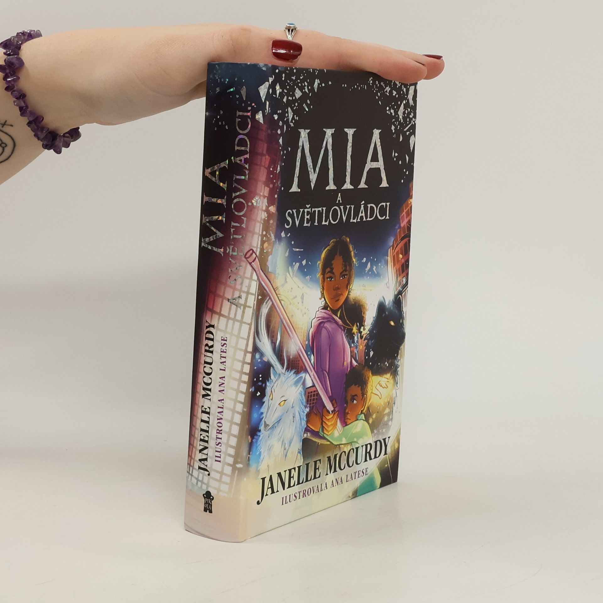 Mia a světlovládci