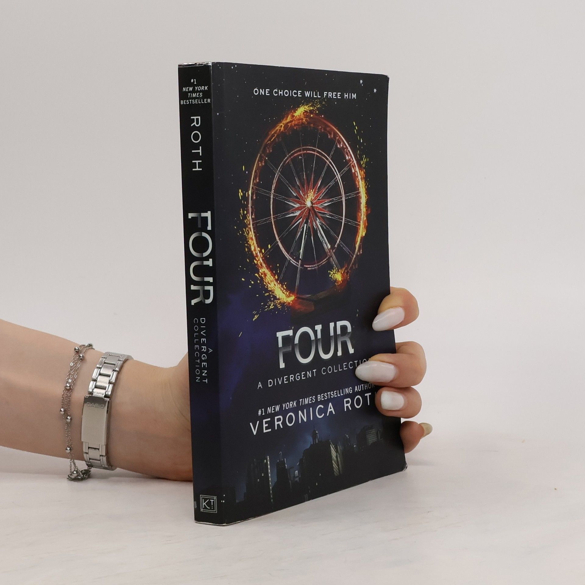 Veronica Roth Four: A Divergent Collection