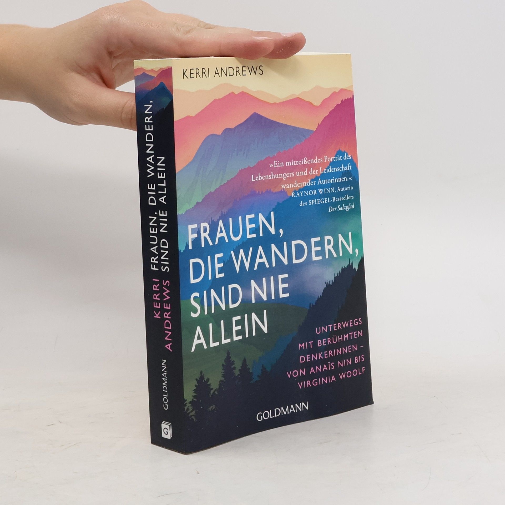 Kerri Andrews Frauen, die wandern, sind nie allein