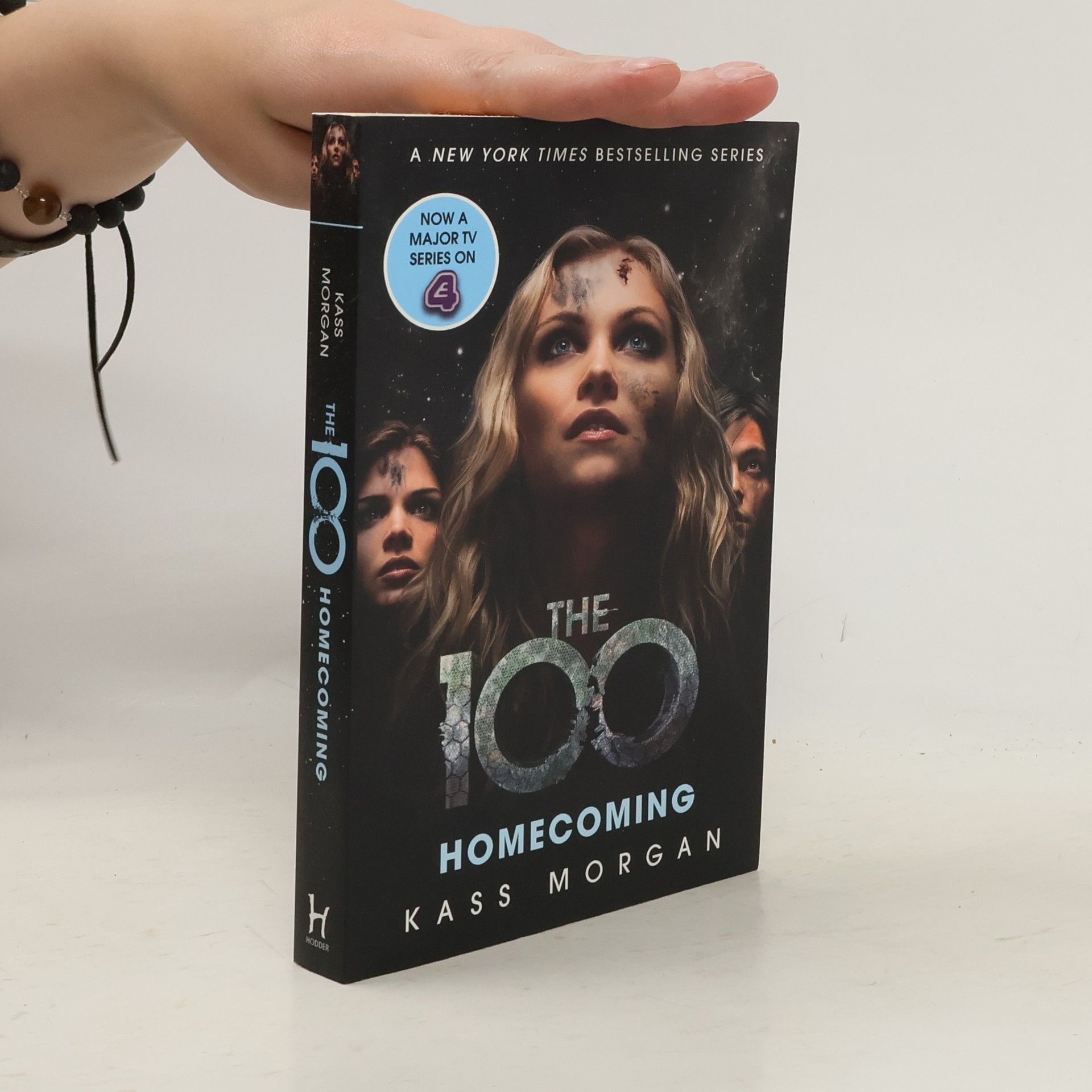 Kass Morgan The 100. Homecoming