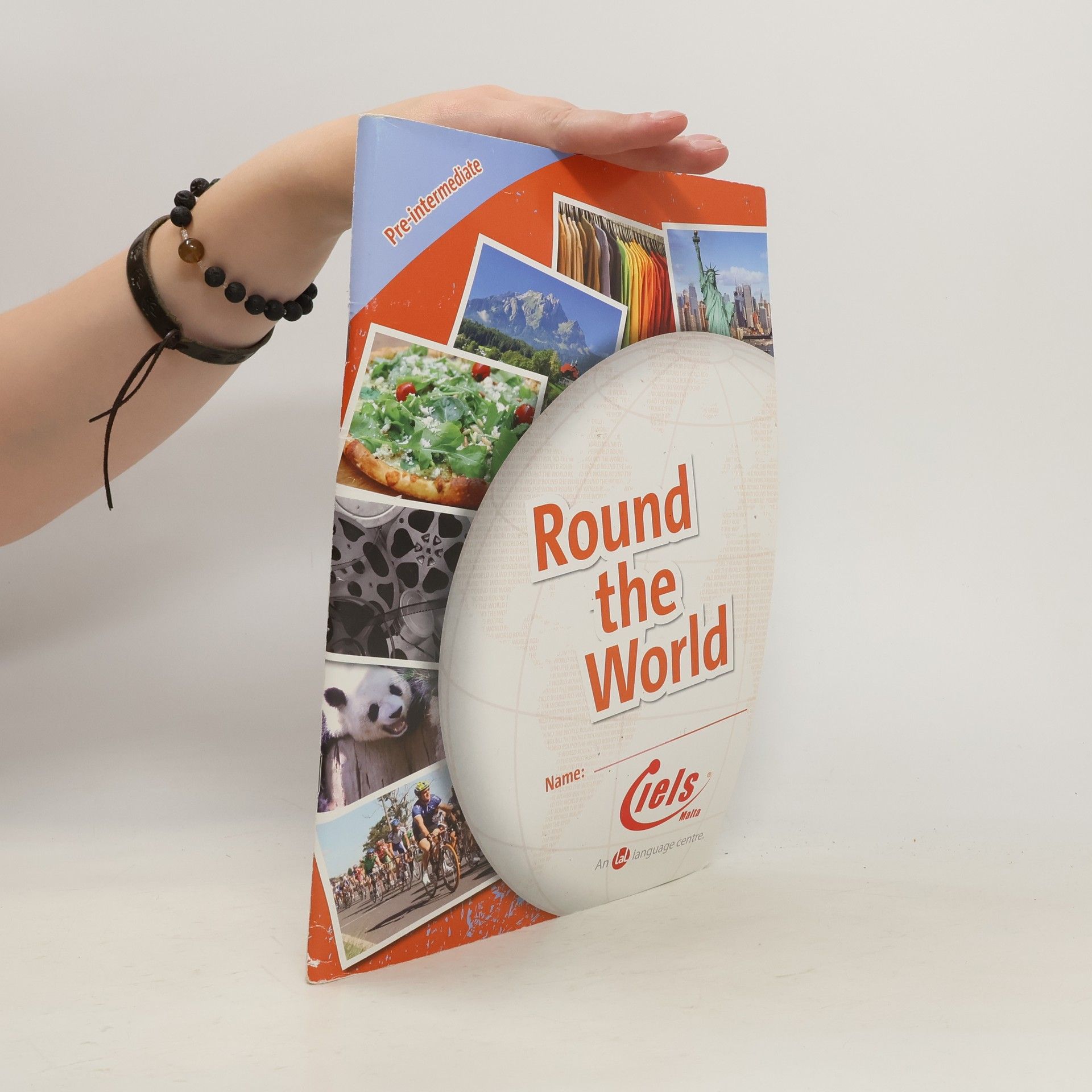 Various authors Round the World