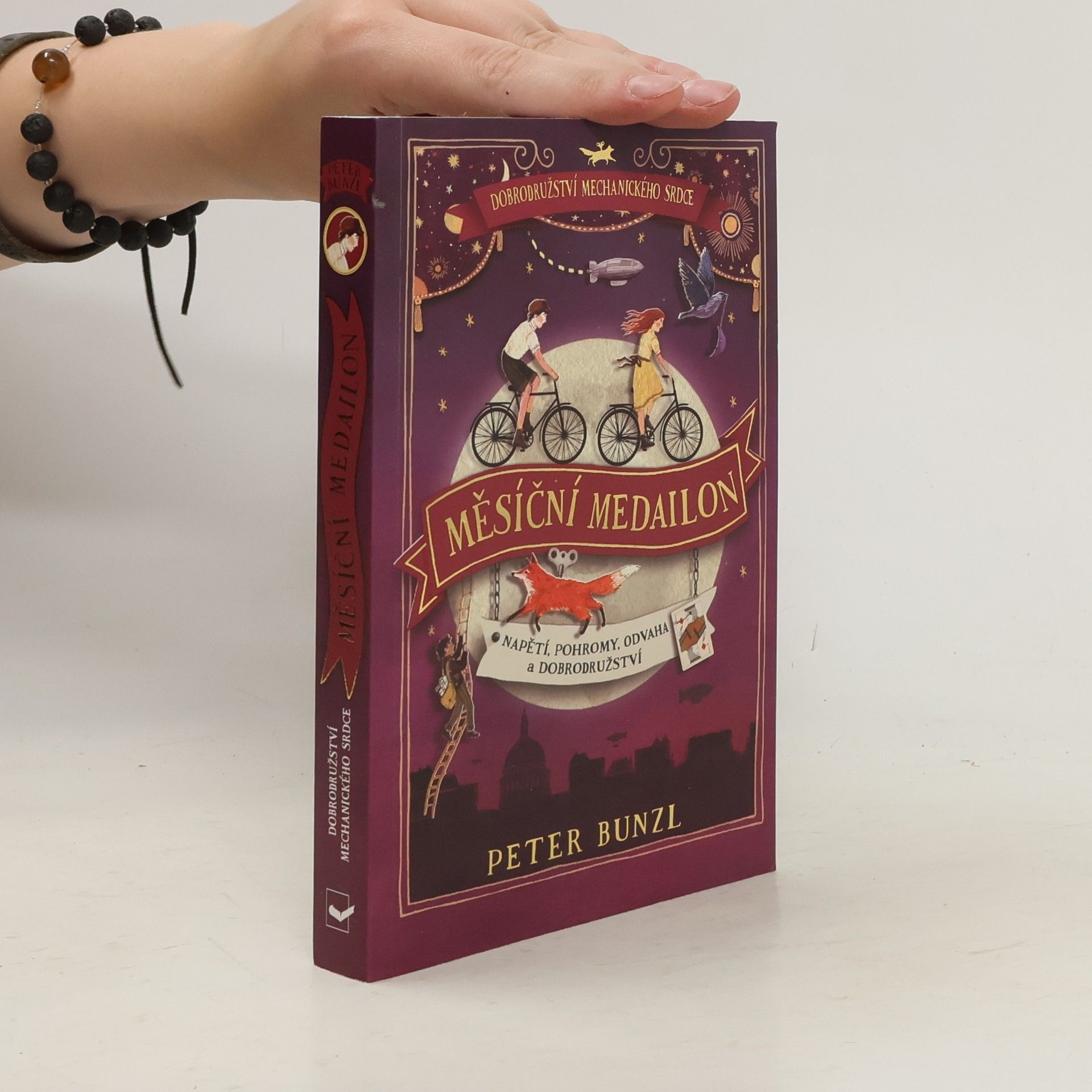 Peter Bunzl Měsíční medailon