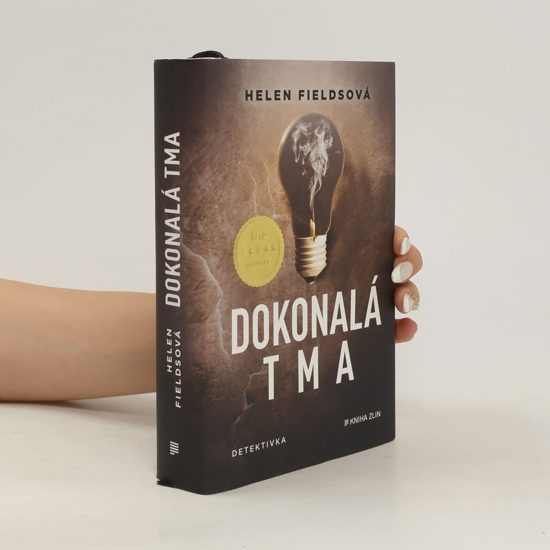Helen Fields Dokonalá tma