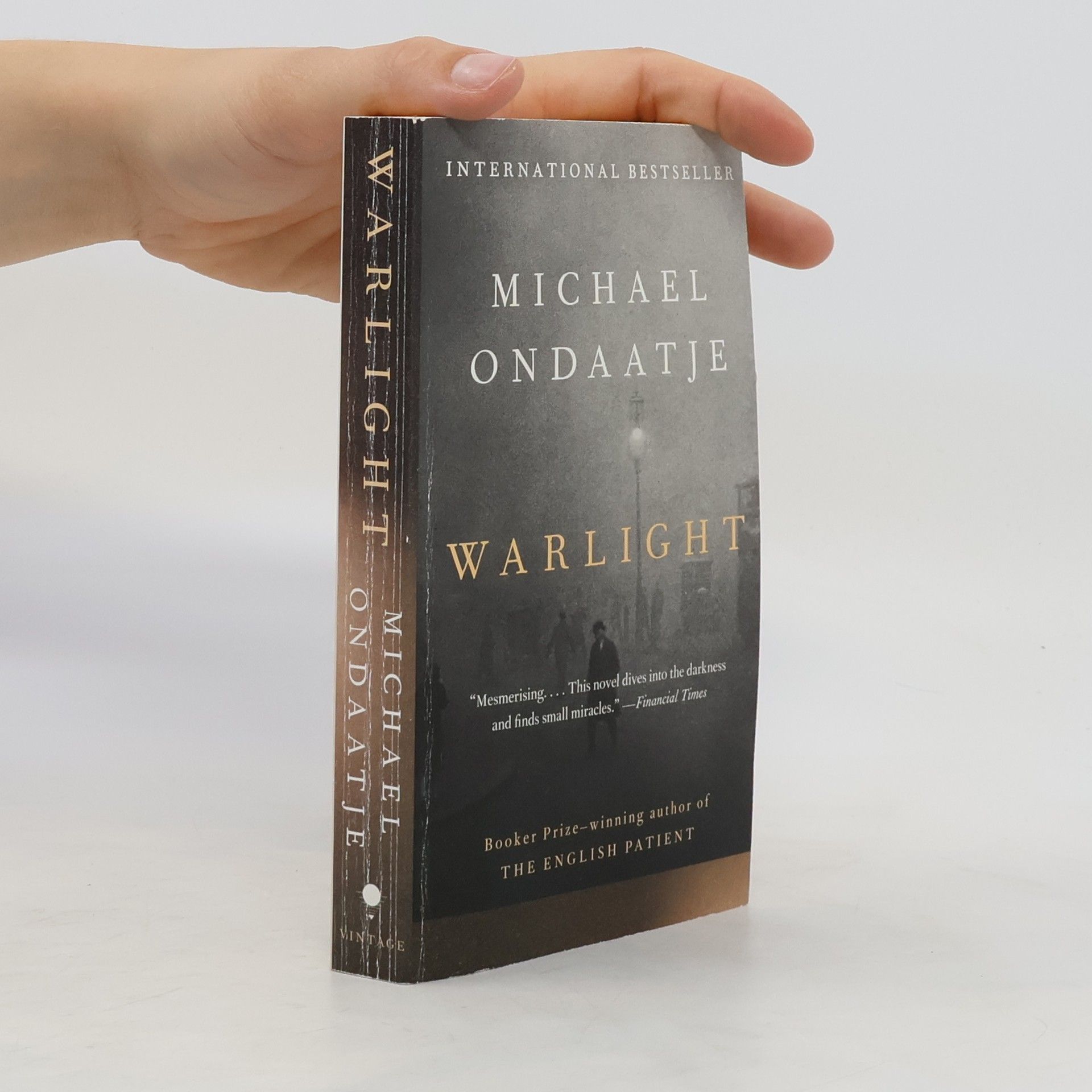 Michael Ondaatje Warlight
