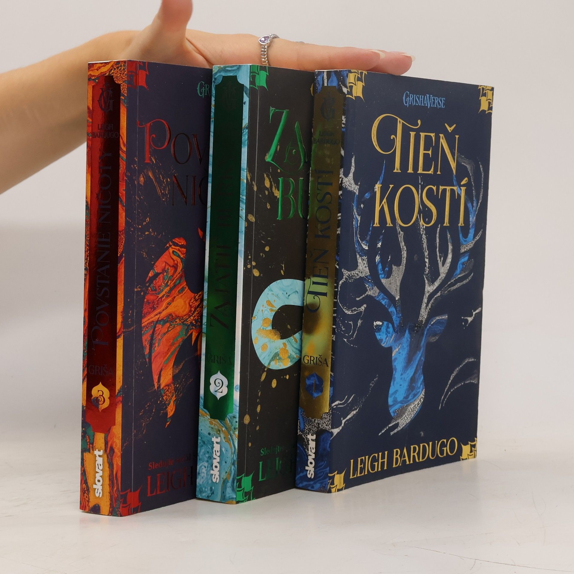 Leigh Bardugo Tieň kostí