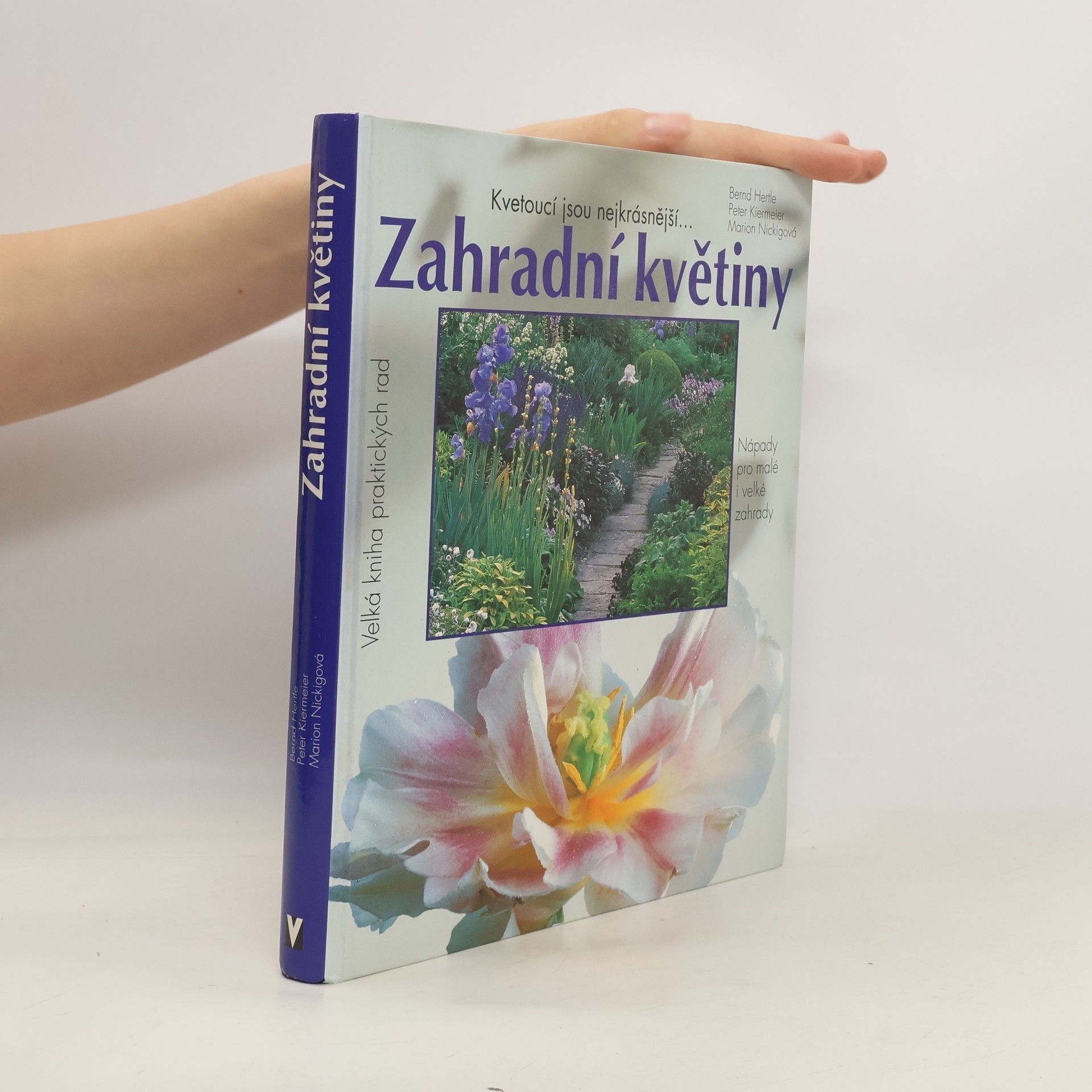 kolektiv Zahradní květiny