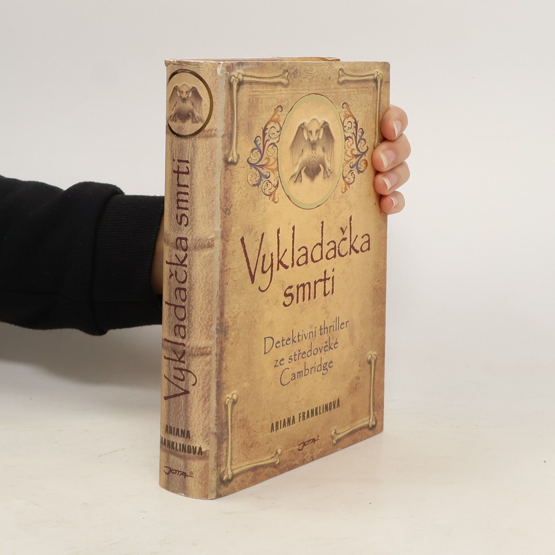 Ariana Franklin Vykladačka smrti