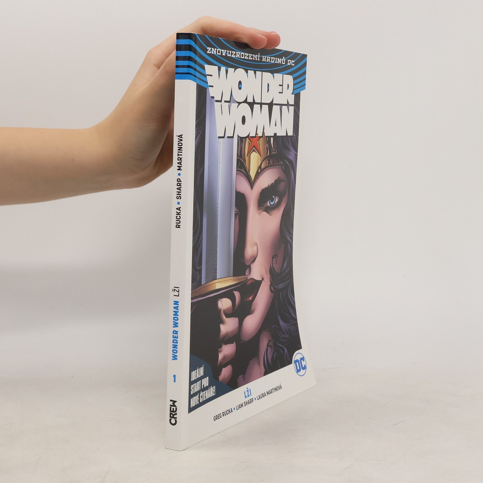 Greg Rucka Wonder Woman. Kniha první, Lži
