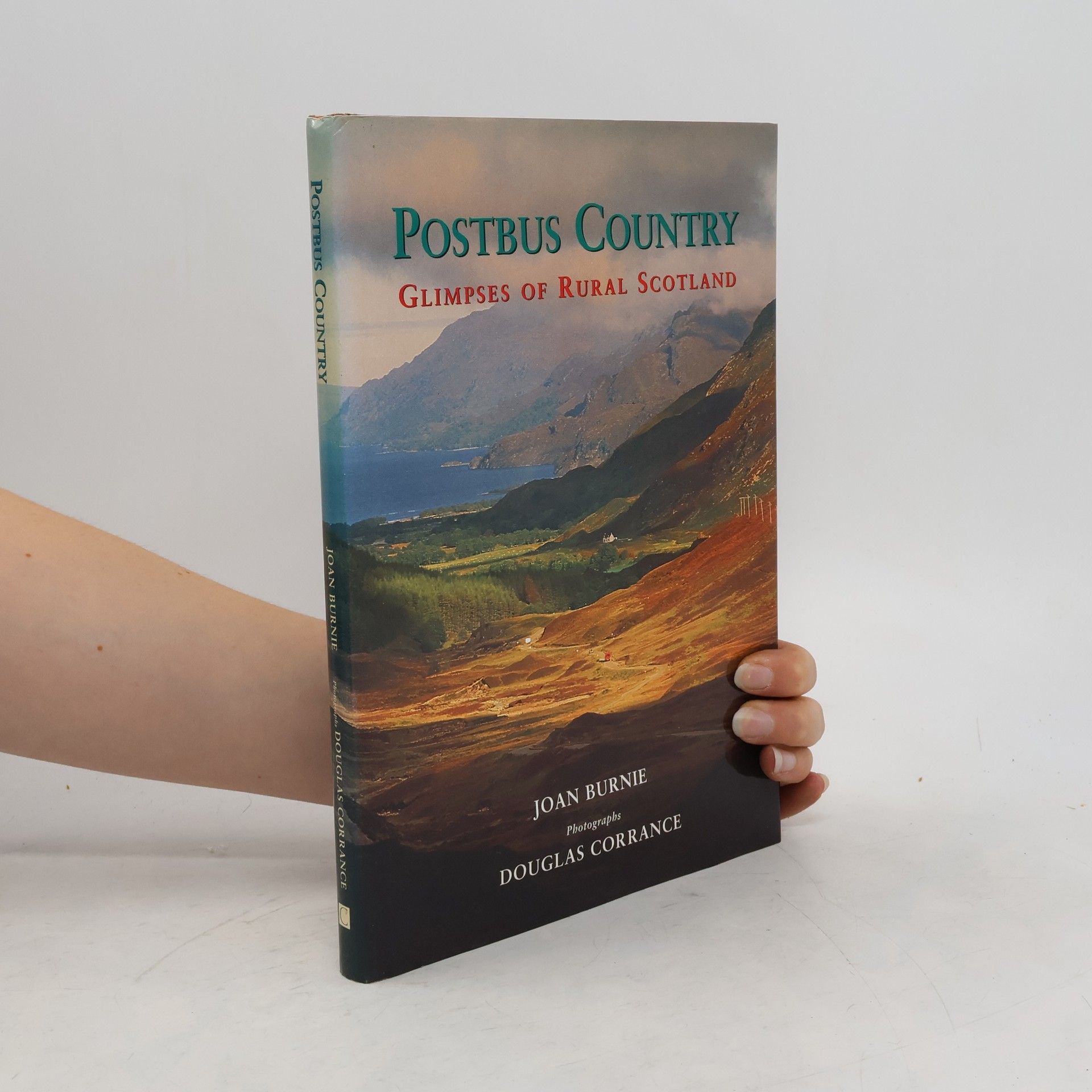 Joan Burnie Postbus Country