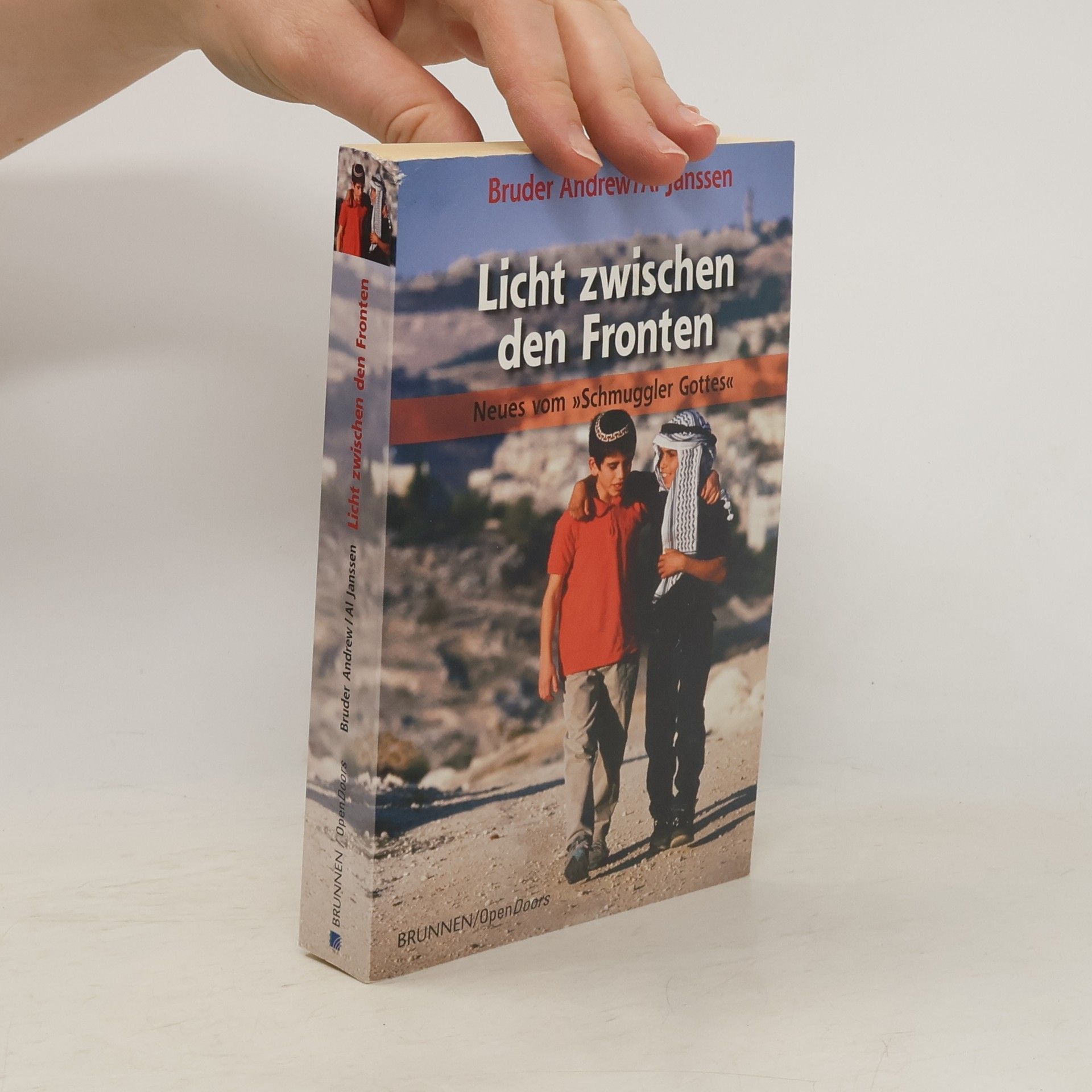 Brother Andrew Licht zwischen den Fronten