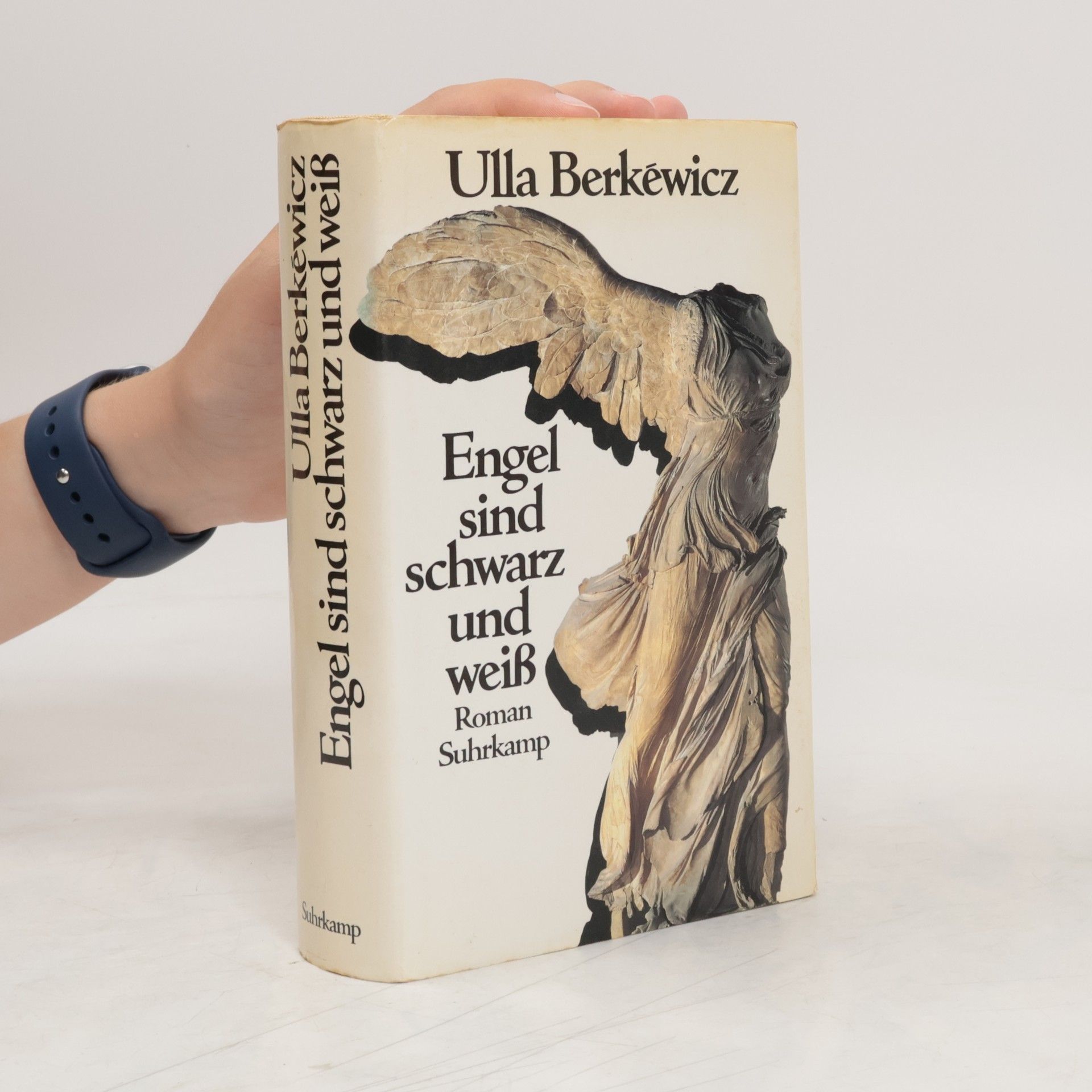 Ulla Berkéwicz Engel sind schwarz und weiss