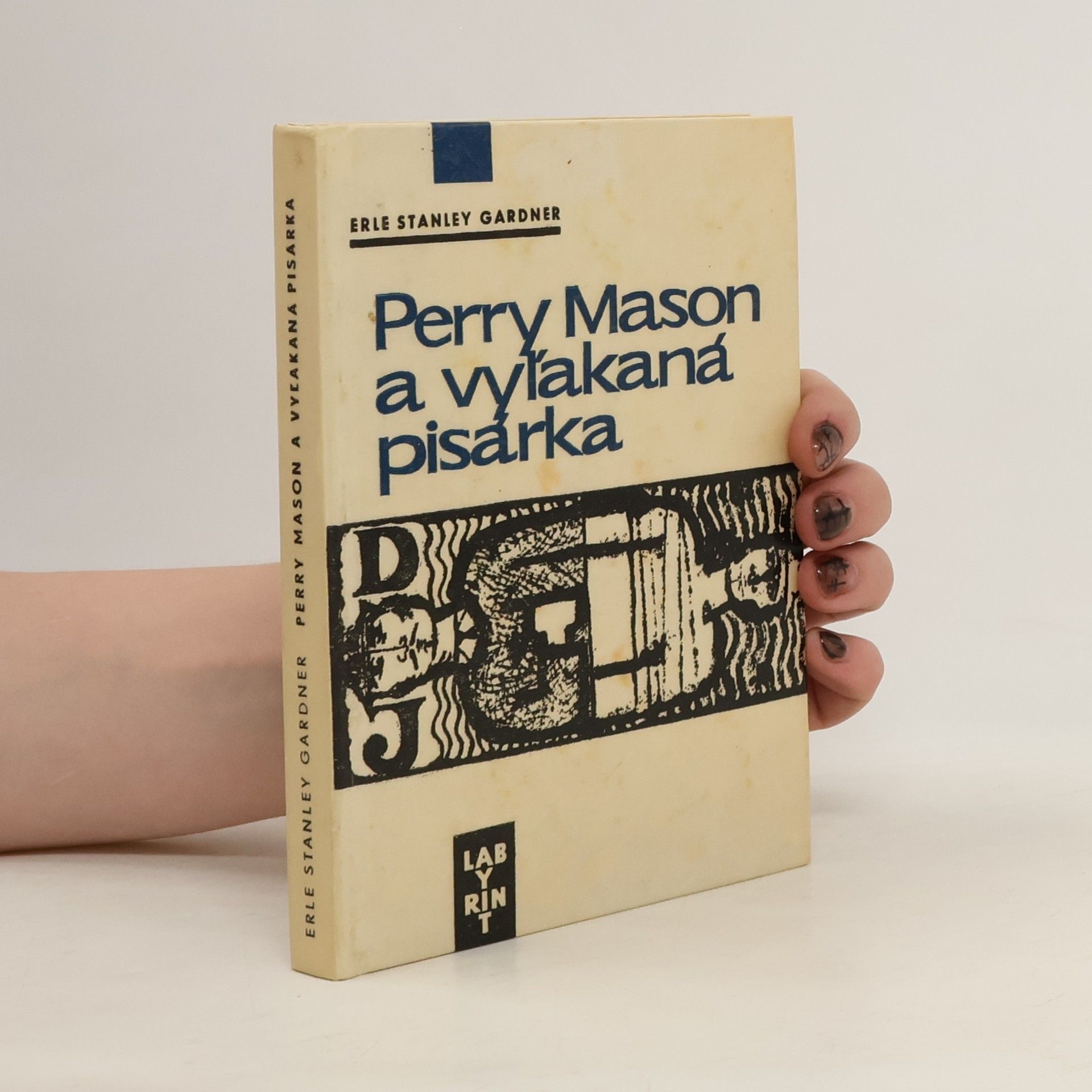 Erle Stanley Gardner Perry Mason a vyľakaná pisárka