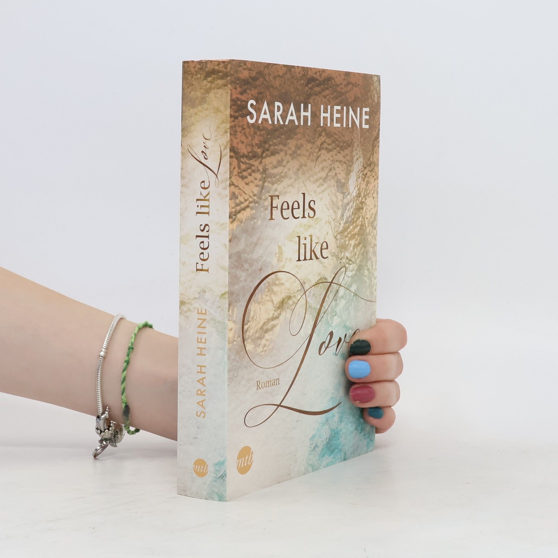 Sarah Heine Feels like Love