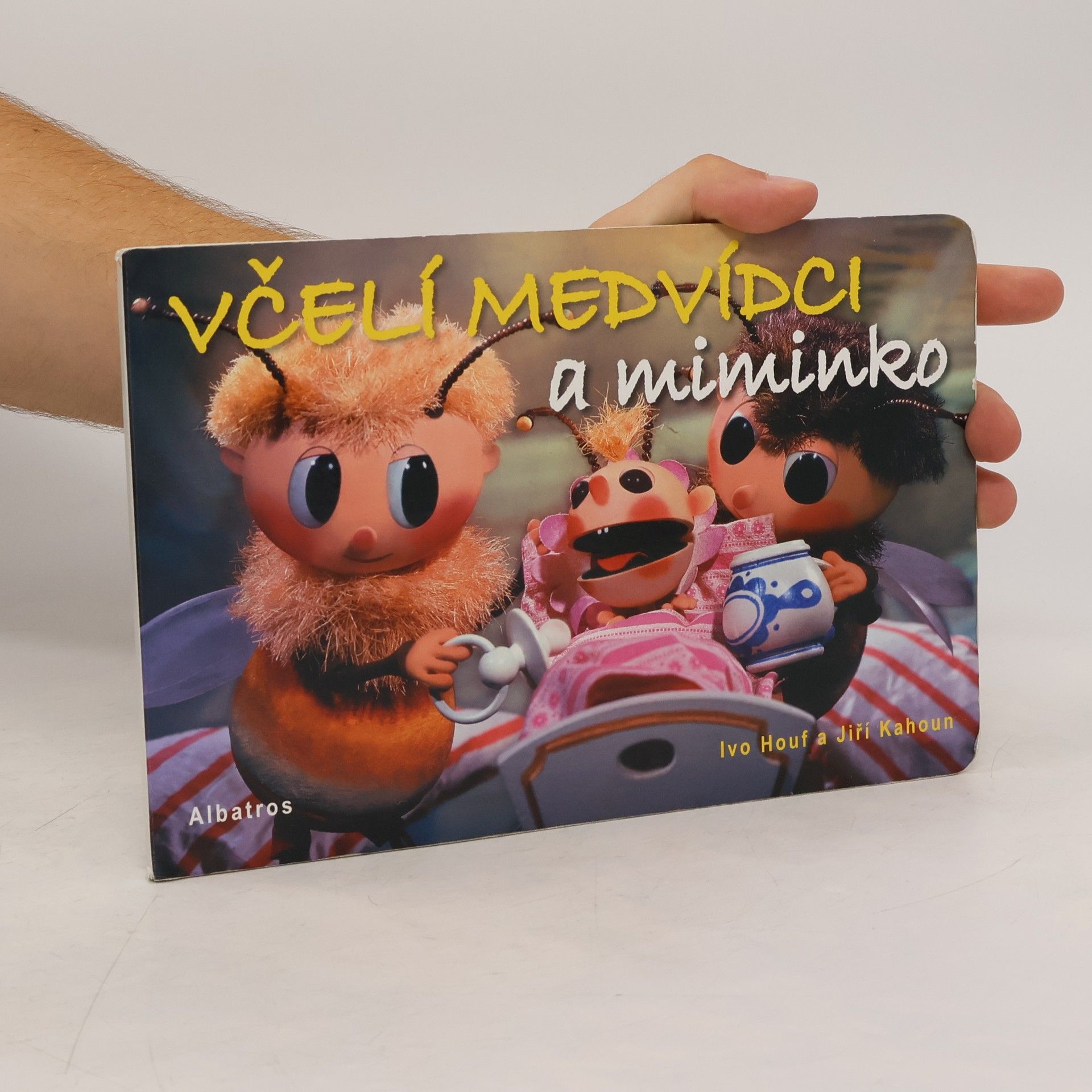 Ivo Houf Včelí medvídci a miminko