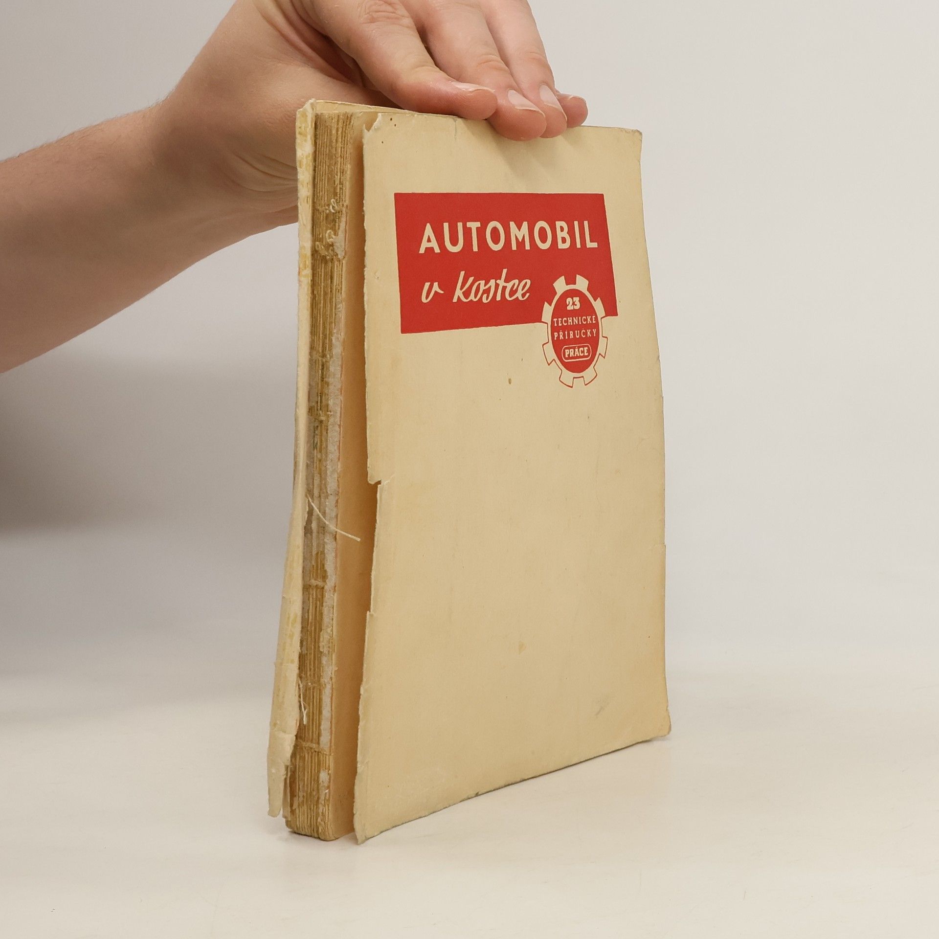 Collectif d'auteurs Automobil v kostce