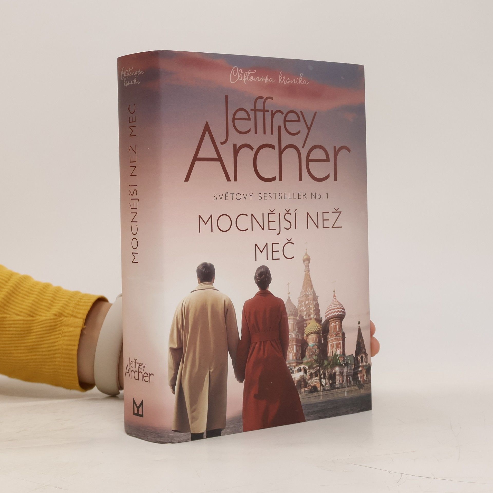 Jeffrey Archer Mocnější než meč