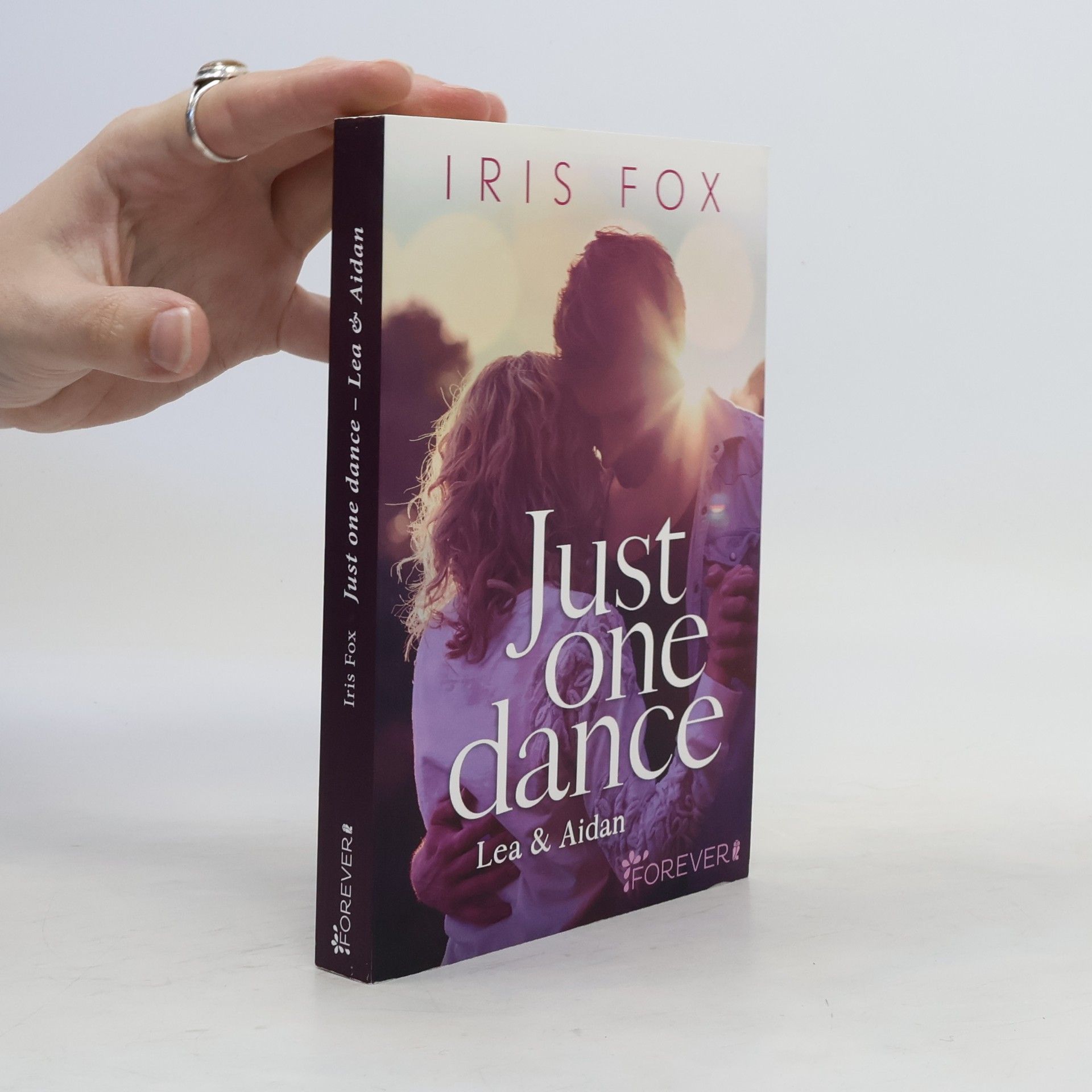 Iris Fox Just one dance - Lea & Aidan