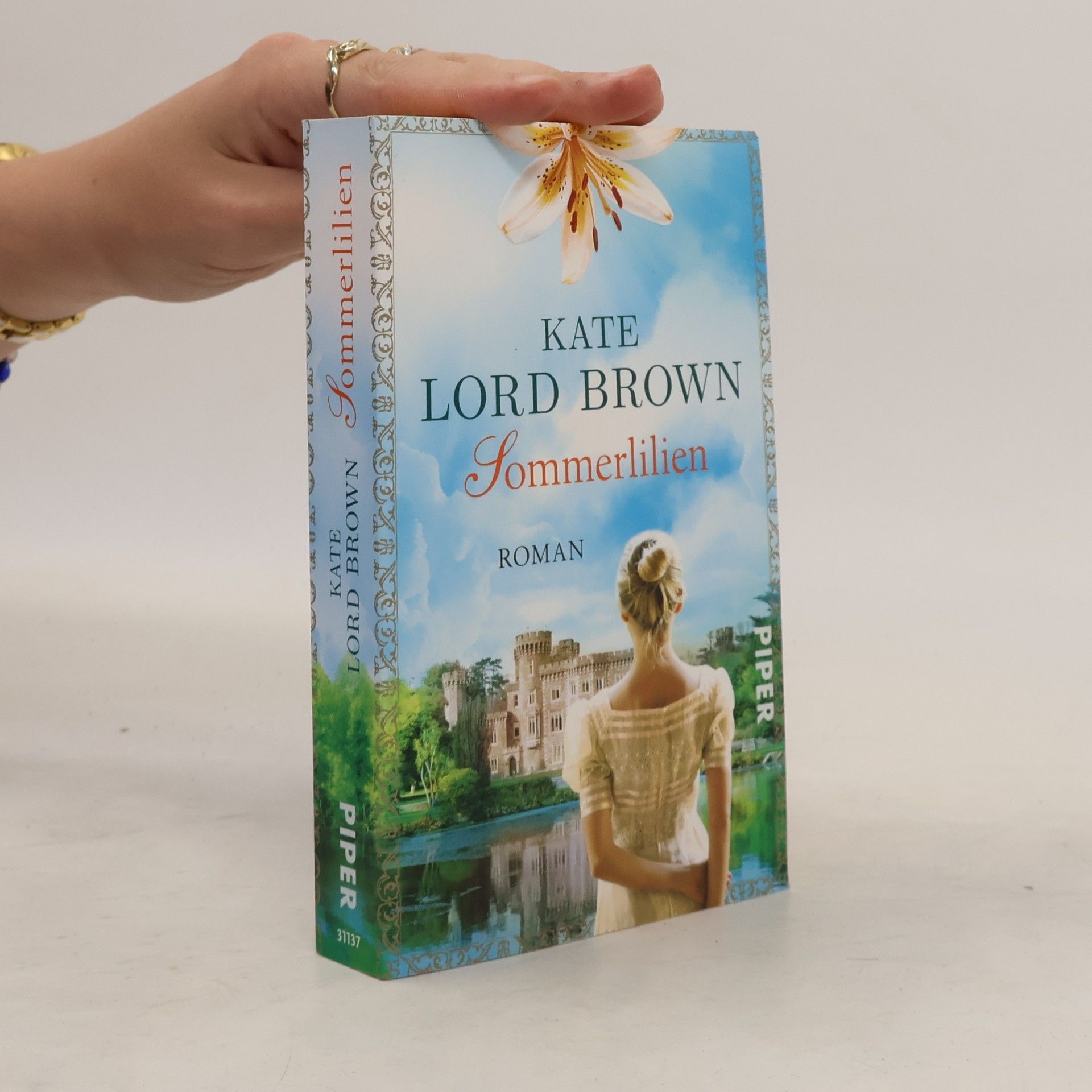 Kate Lord Brown Sommerlilien