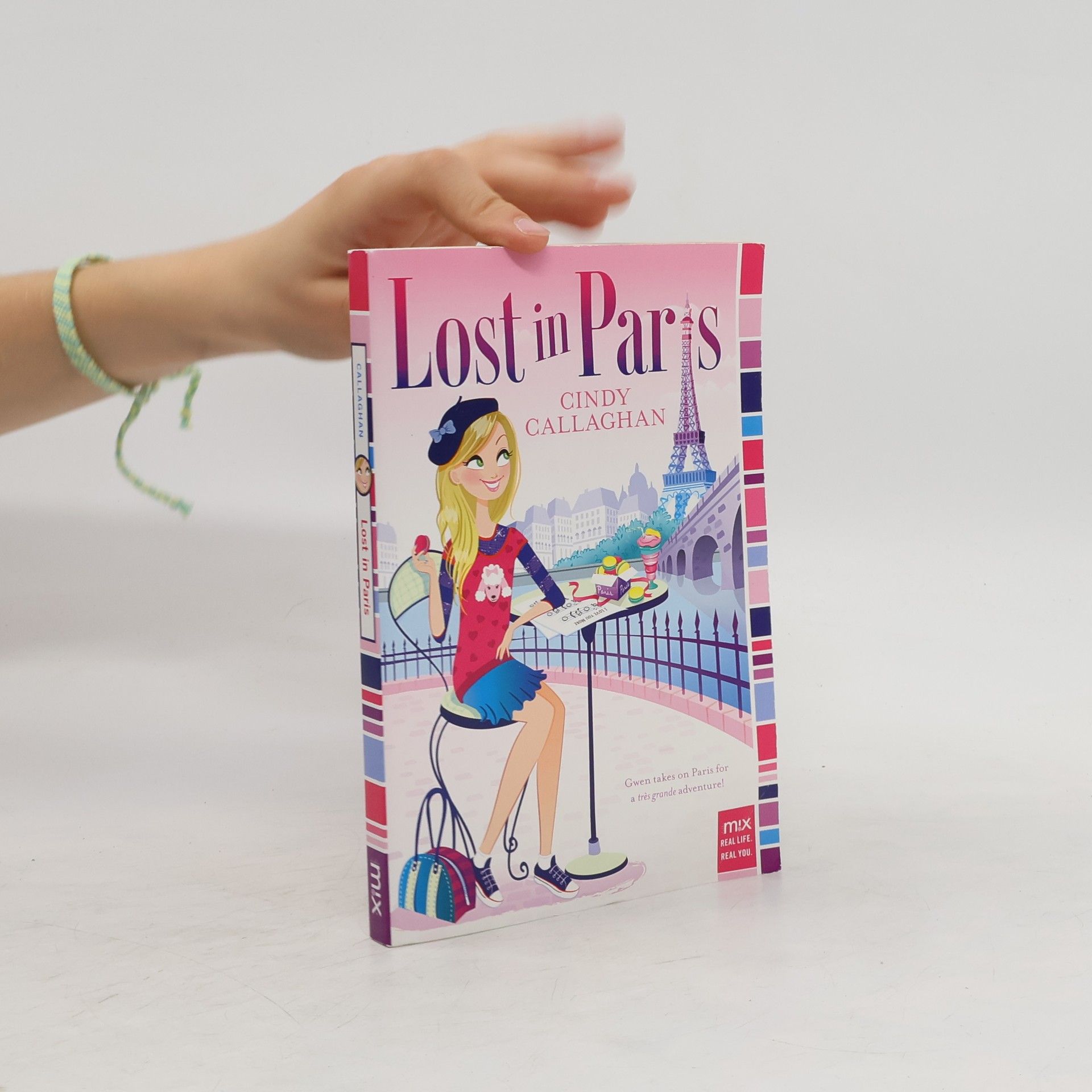 Cindy Callaghan Lost in Paris