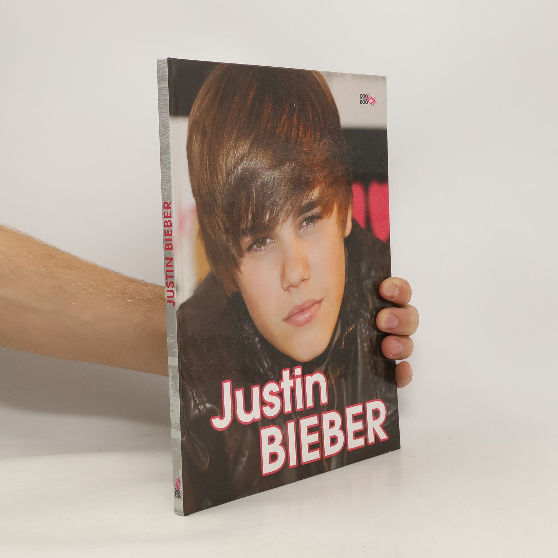 Tori Kosara Justin Bieber. Pod mikroskopem!