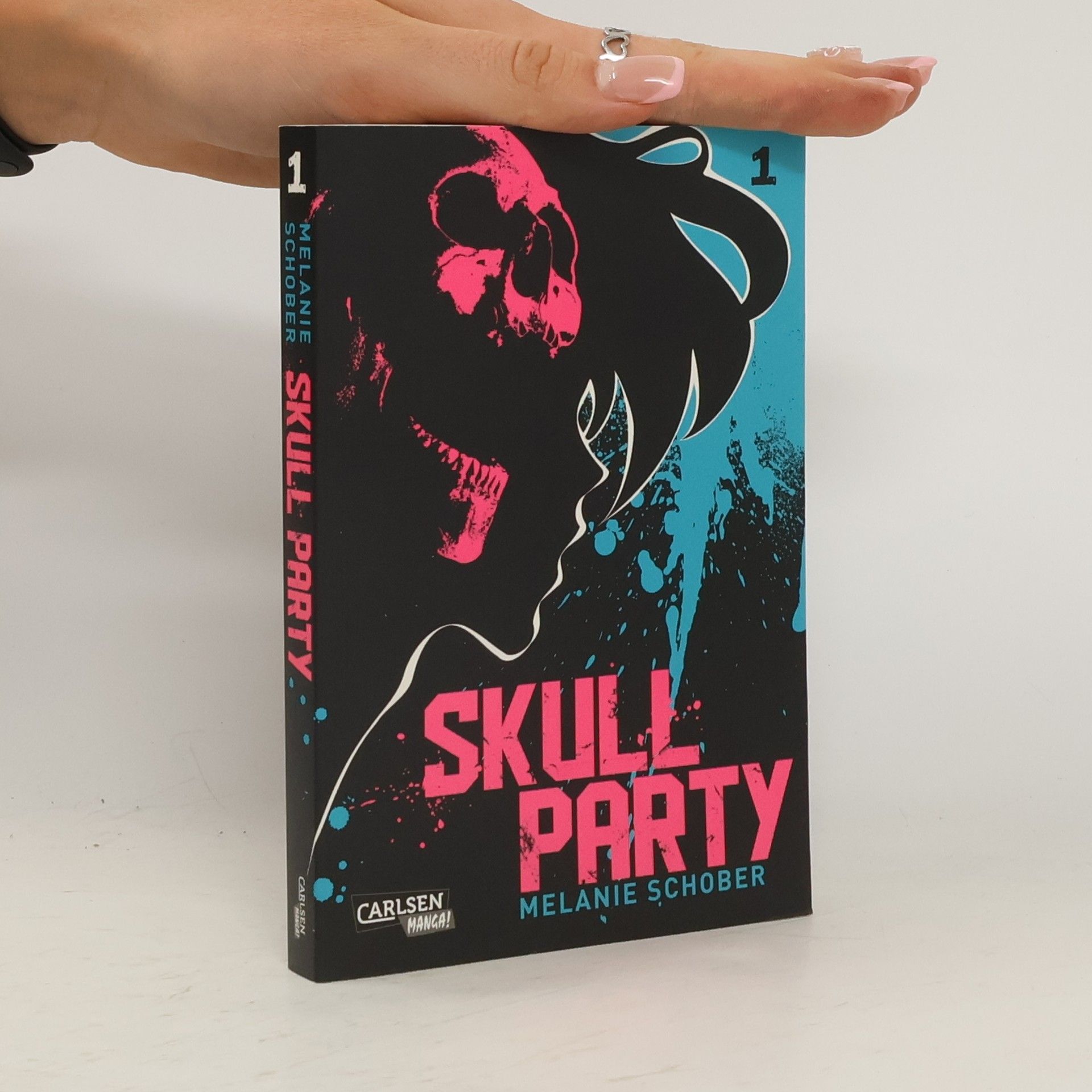 Melanie Schober Skull Party 1