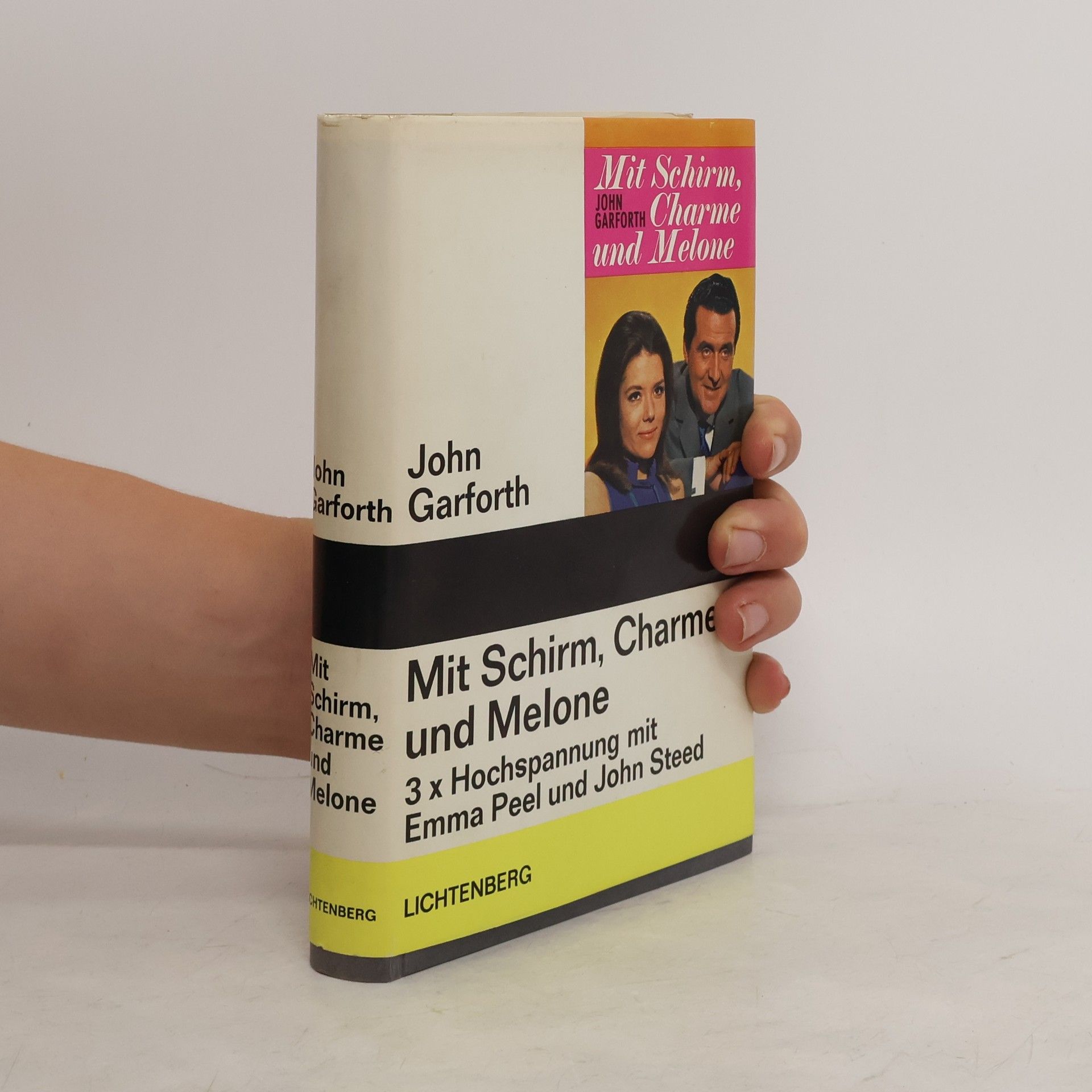 John Garforth Mit Schirm, Charme und Melone