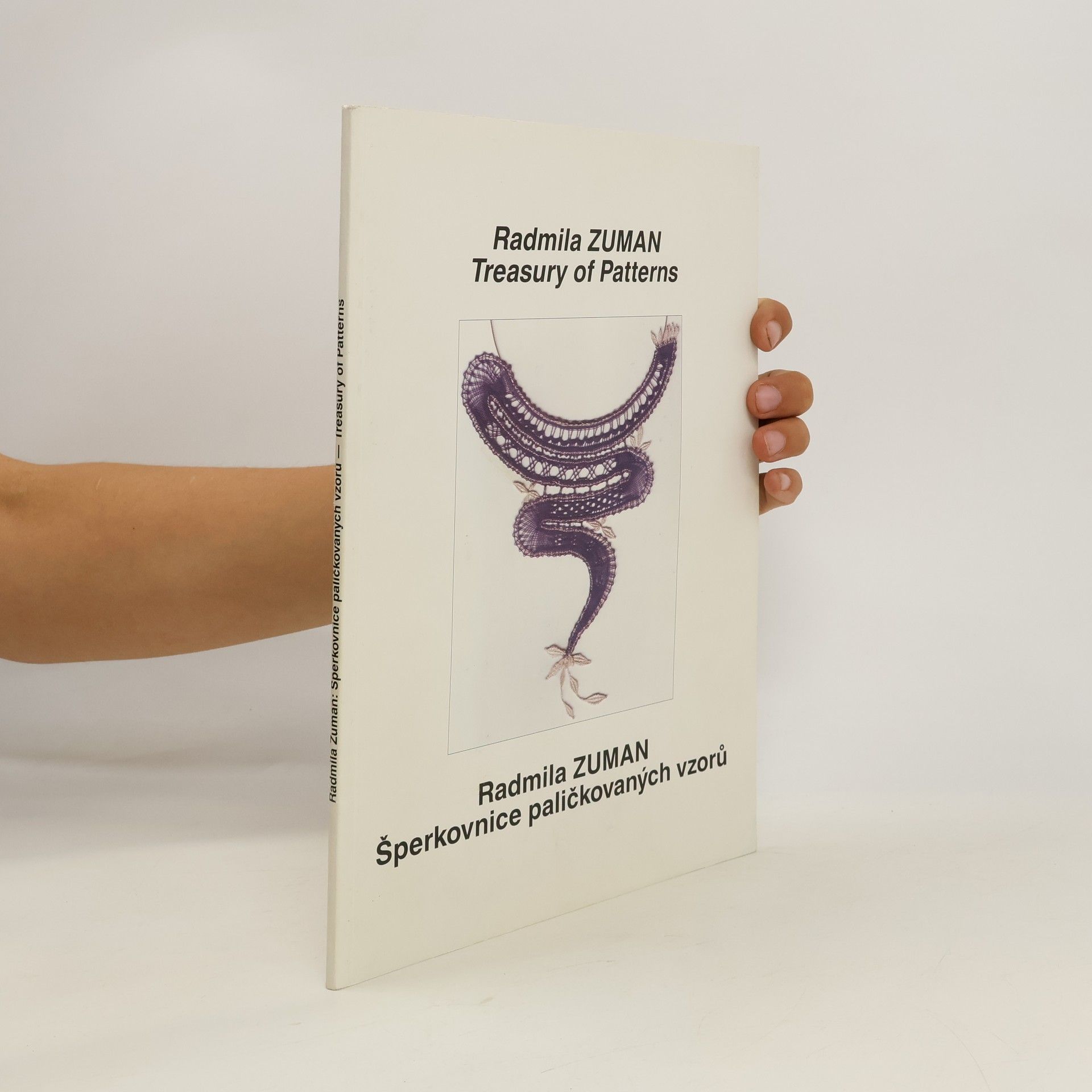 Radmila Zuman Treasury of patterns. Šperkovnice paličkovaných vzorů